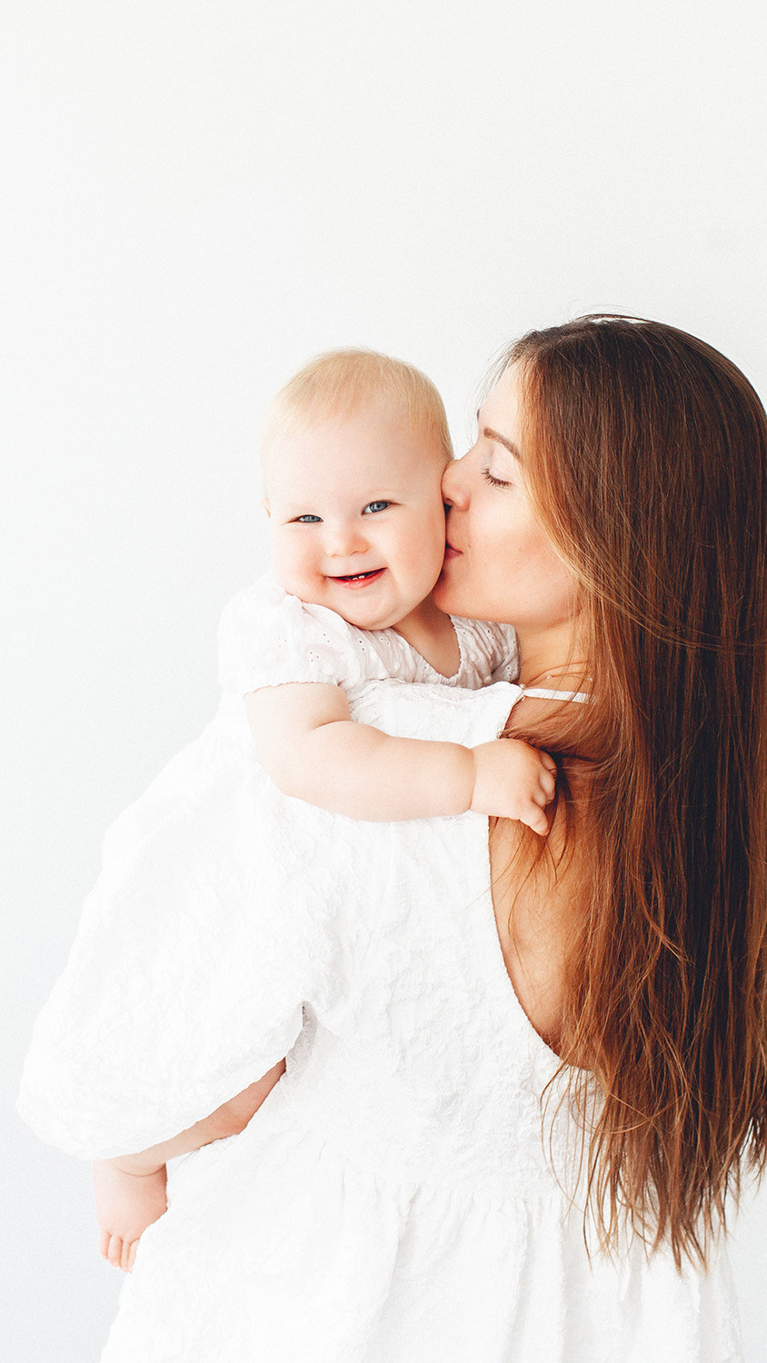 Фотосессия Мамы и малышки в Маленькой белой студии в Самаре. Детский фотограф в Самаре