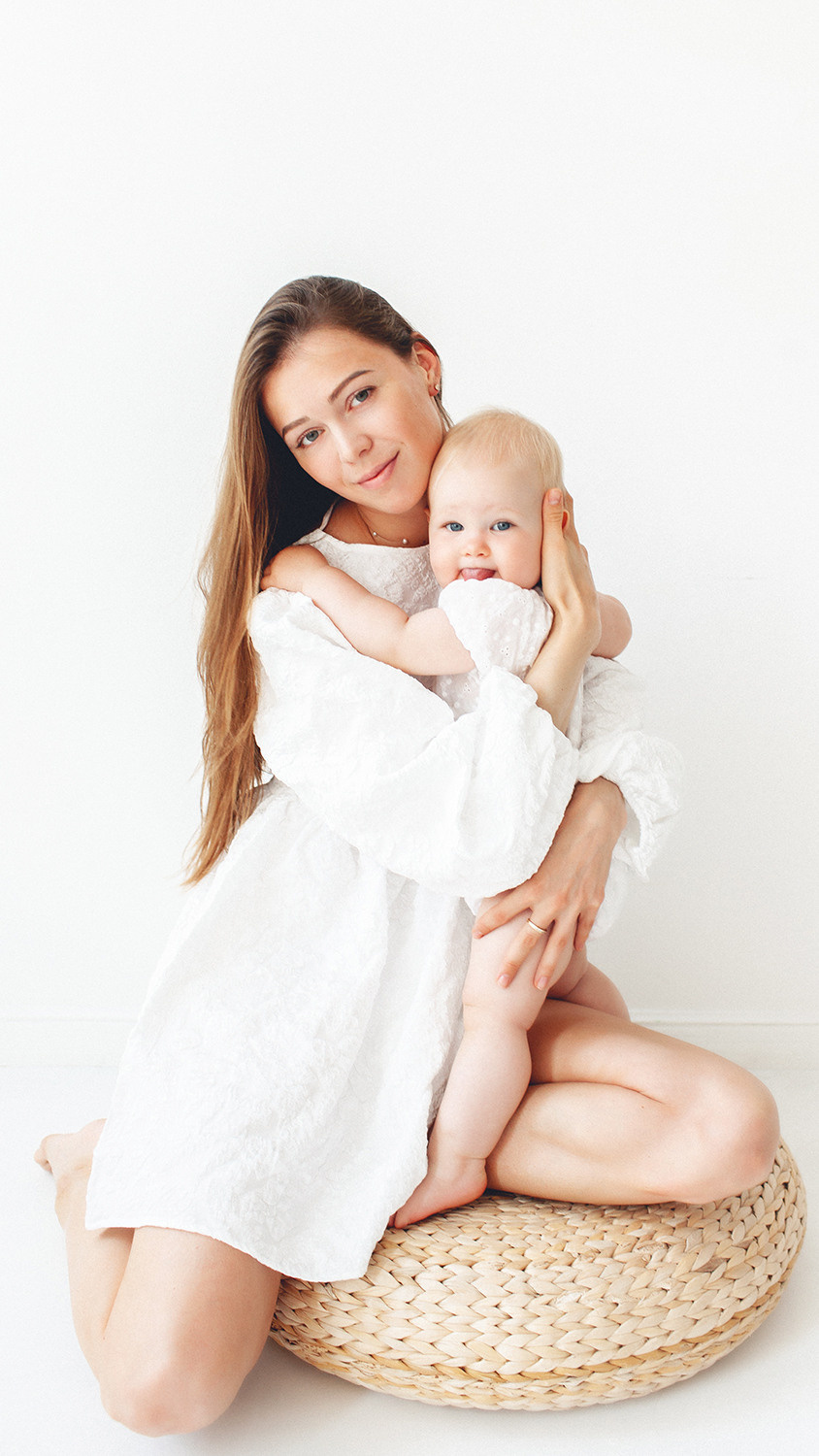 Фотосессия Мамы и малышки в Маленькой белой студии в Самаре. Детский фотограф в Самаре