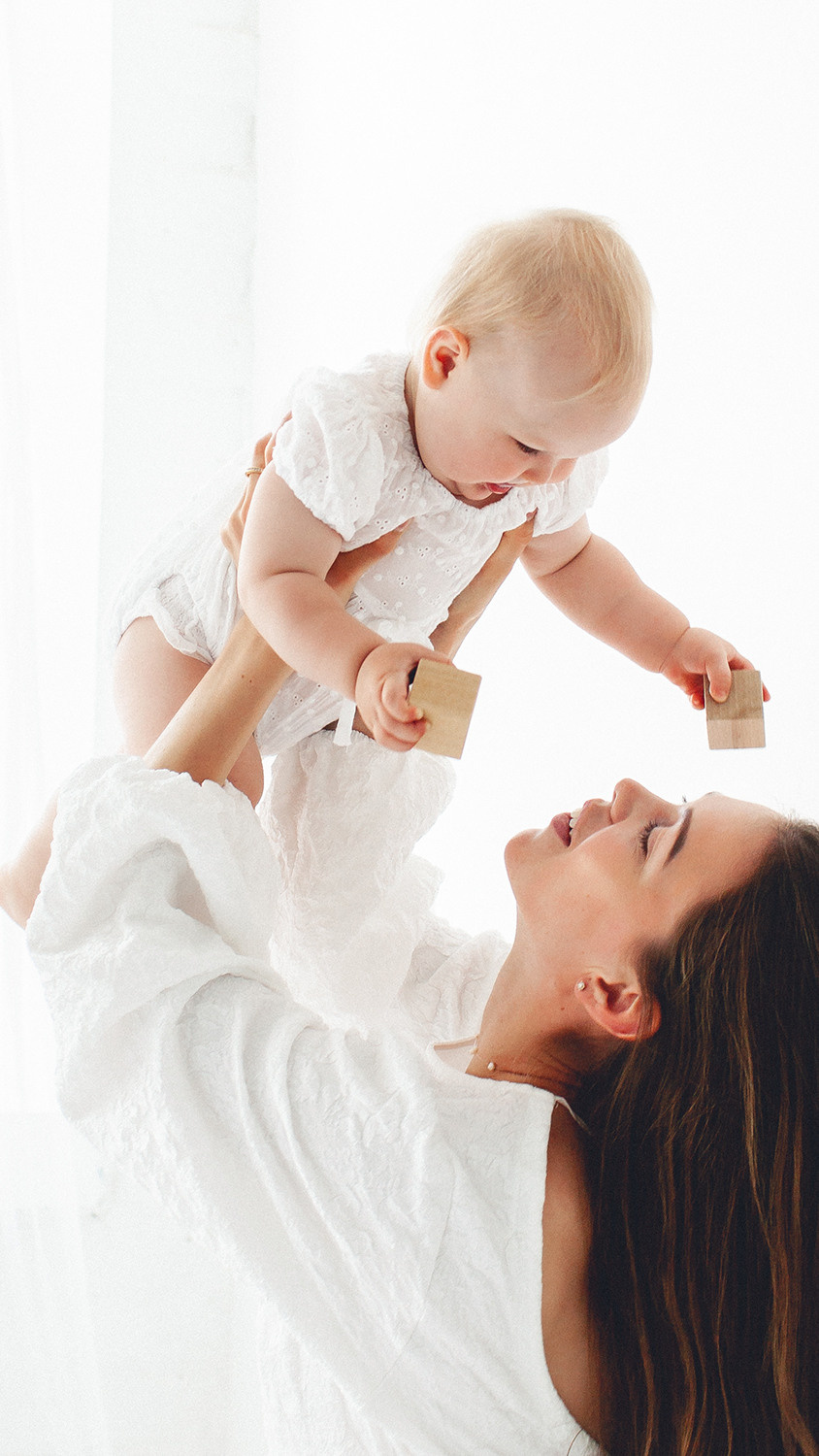 Фотосессия Мамы и малышки в Маленькой белой студии в Самаре. Детский фотограф в Самаре