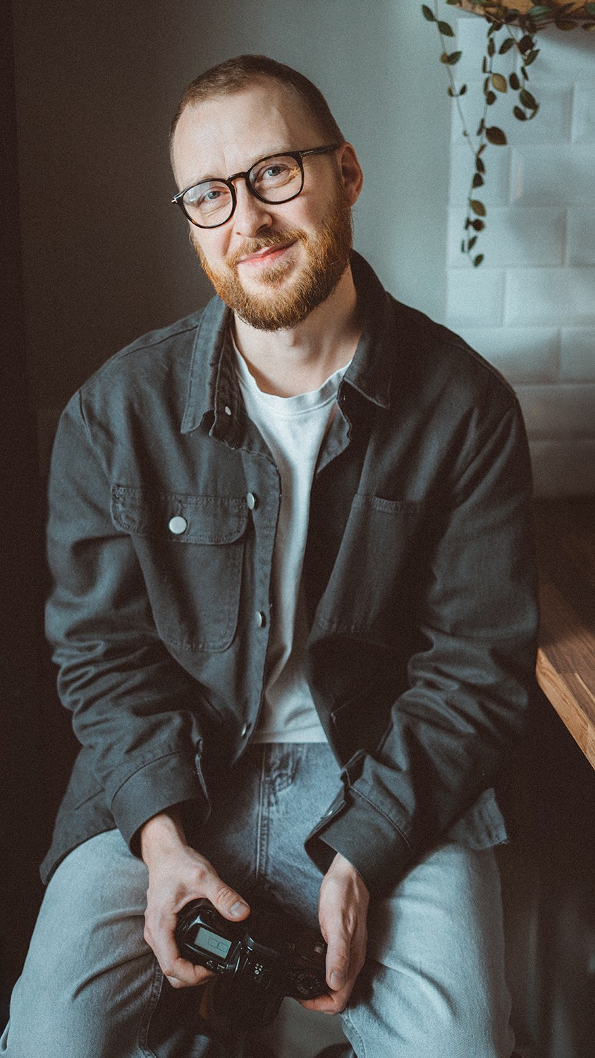 CONTACT. Vadim Yathartha — Photographer in Moscow. Commercial photography and video: cars, motorcycles, portraits, architecture