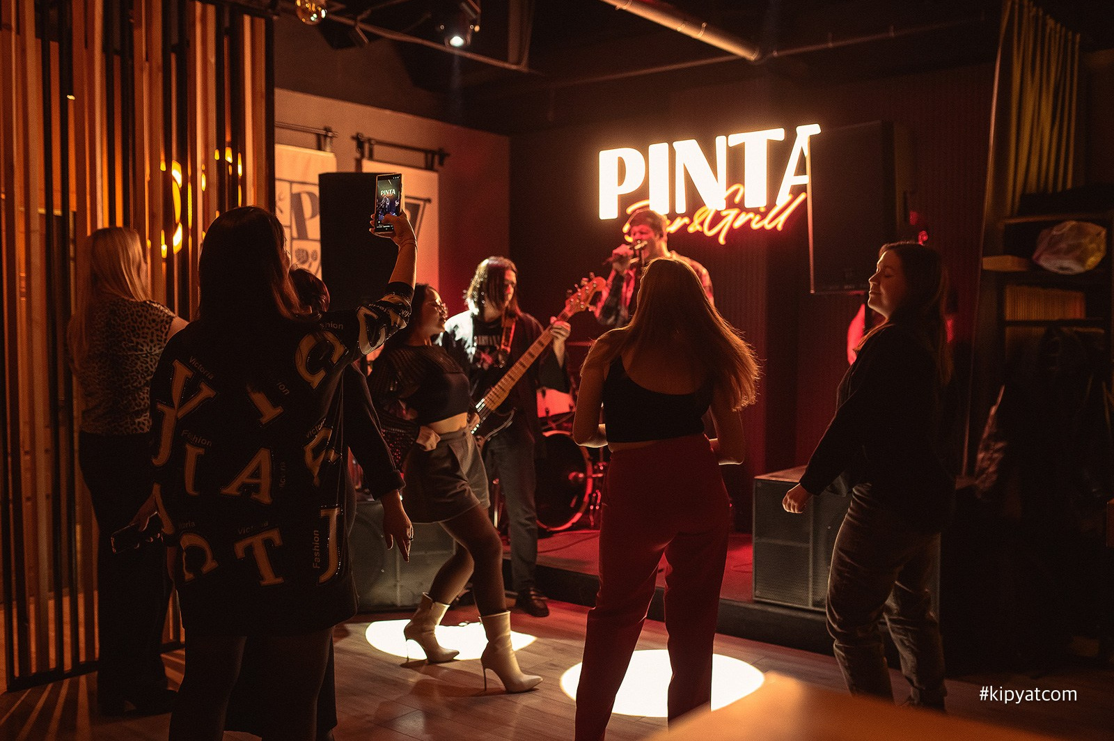 Пинта Bar & Grill в ТД «Алем». Кипятком Караганда