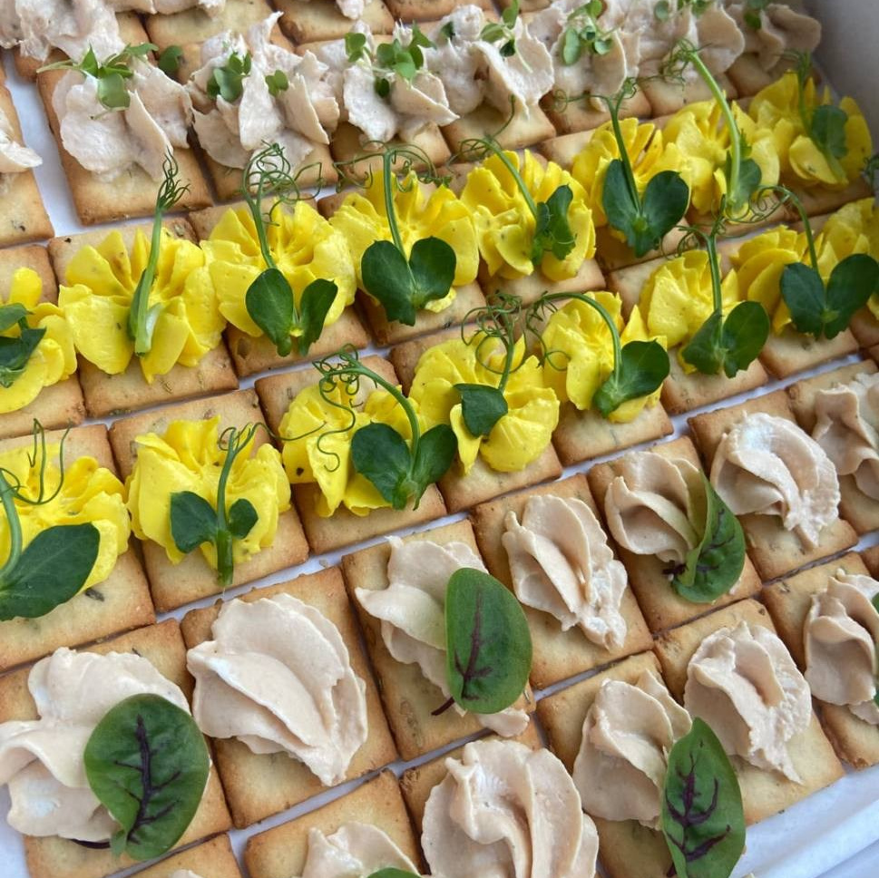 Меню. Кейтеринг, фуршеты, гастробоксы, авторские закуски в Уссурийске