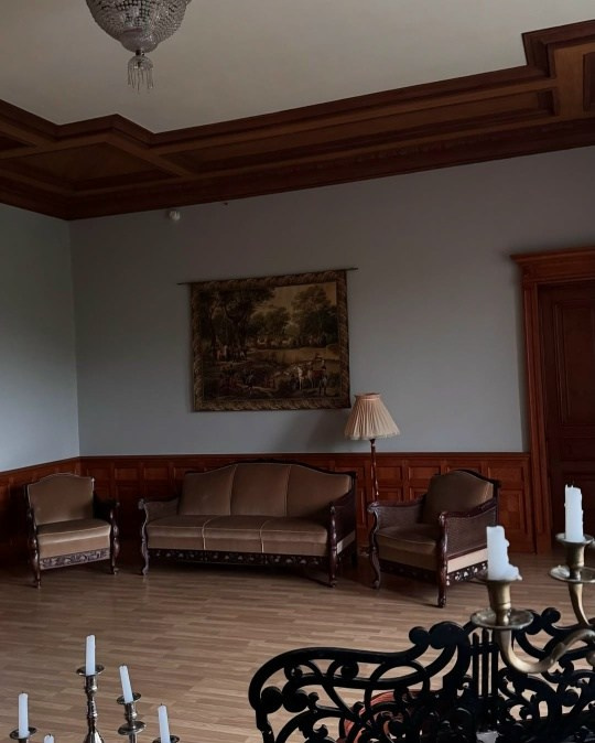 Фотозалы в атмосфере старого фонда. Портретный и семейный фотограф в Санкт-Петербурге Чугунова Анастасия