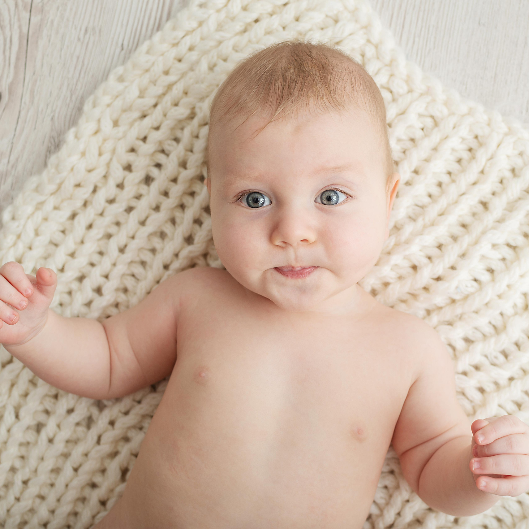 Фотосессии малышей от 3 месяцев до 11 месяцев. Фотограф новорожденных в Нижневартовске Лара Курдюкова