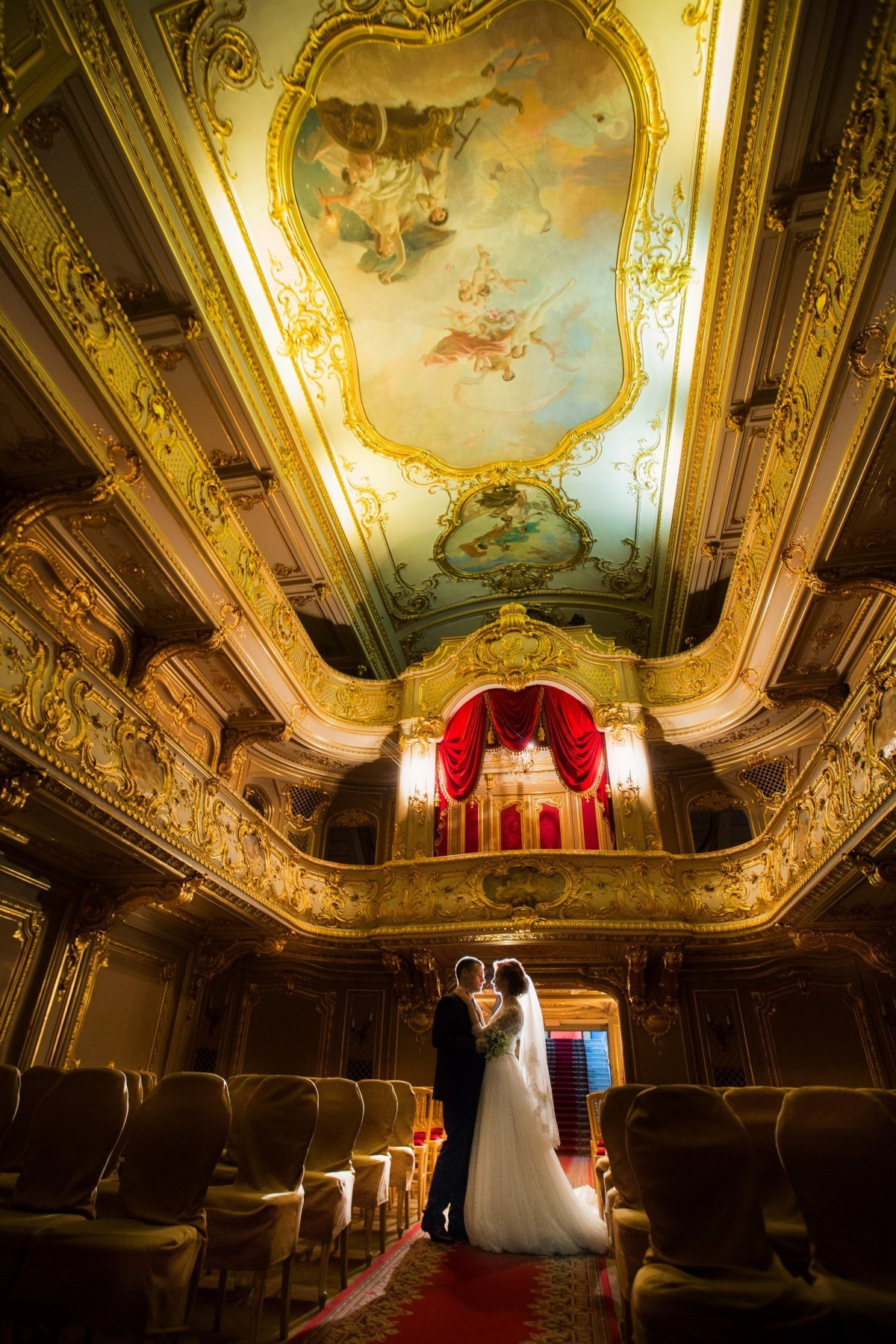 Закрытые места для свадебной фотосессии в СПБ. Фотограф в Санкт Петербурге Лара Великова