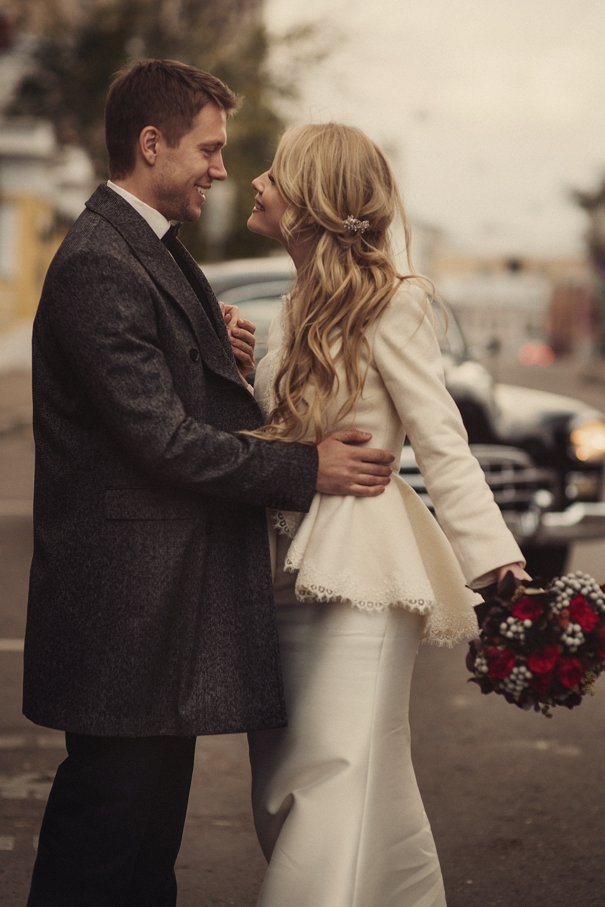 Свадебная фотосессия для двоих в студии и на улице в Москве