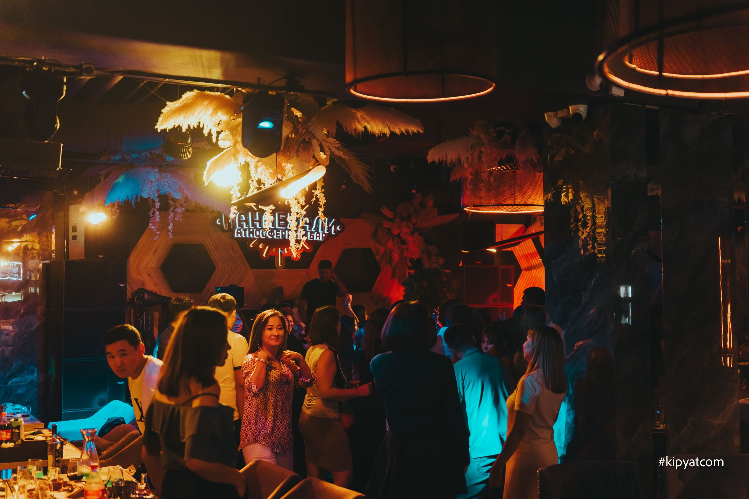 Панаехали бц Москва. Астана Кипятком