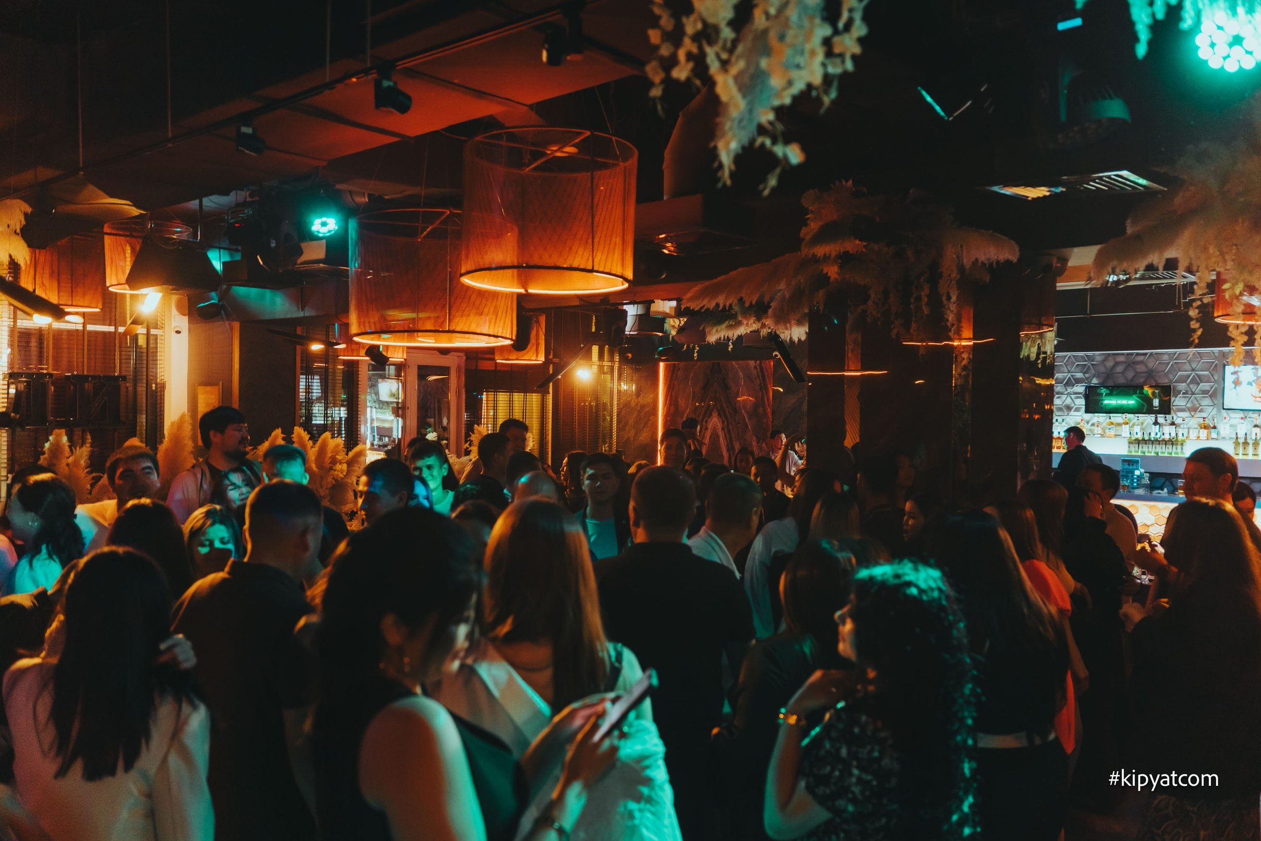 Панаехали бц Москва. Астана Кипятком