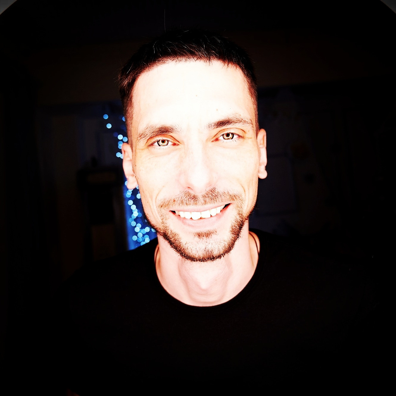 Контакты. Профессиональный репортажный фотограф в Самаре Никита Королев