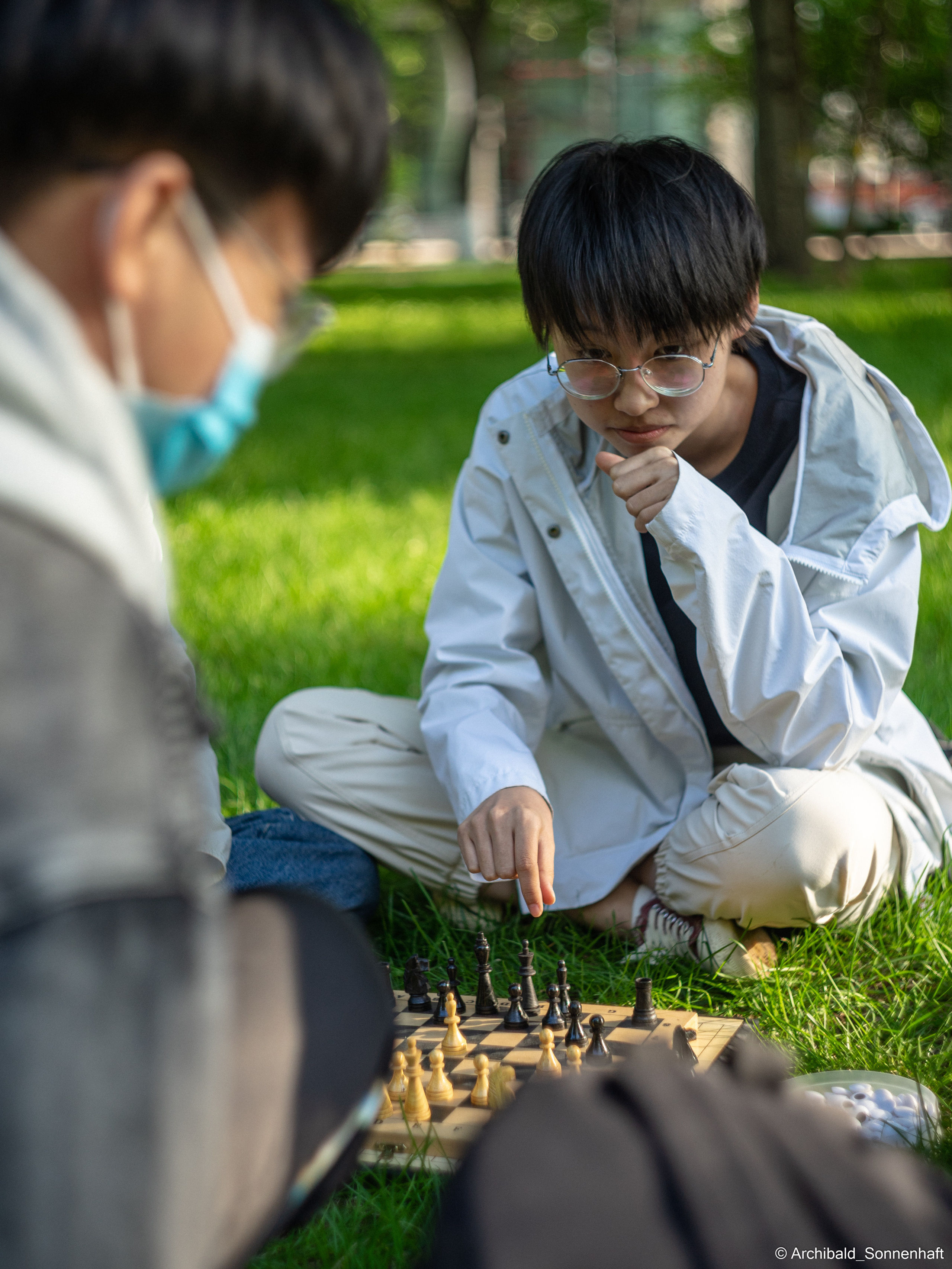 Walking in TJU on the first of May. Photographer in Guangzhou, China. Archibald Sonnenhaft
