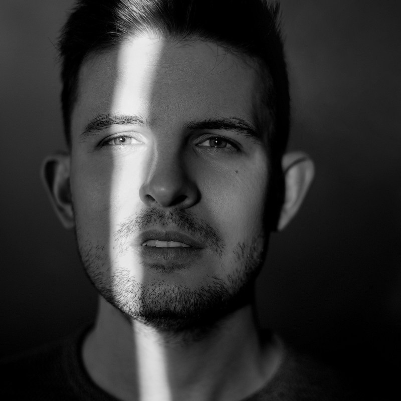 Контакты. Фотограф Крохин Олег