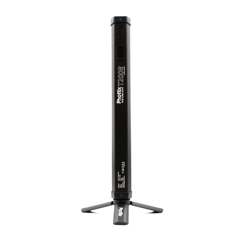 Phottix, полноцветный светодиодный светильник лампового типа. Фотограф — видеограф в Москве Дмитрий Менделеев