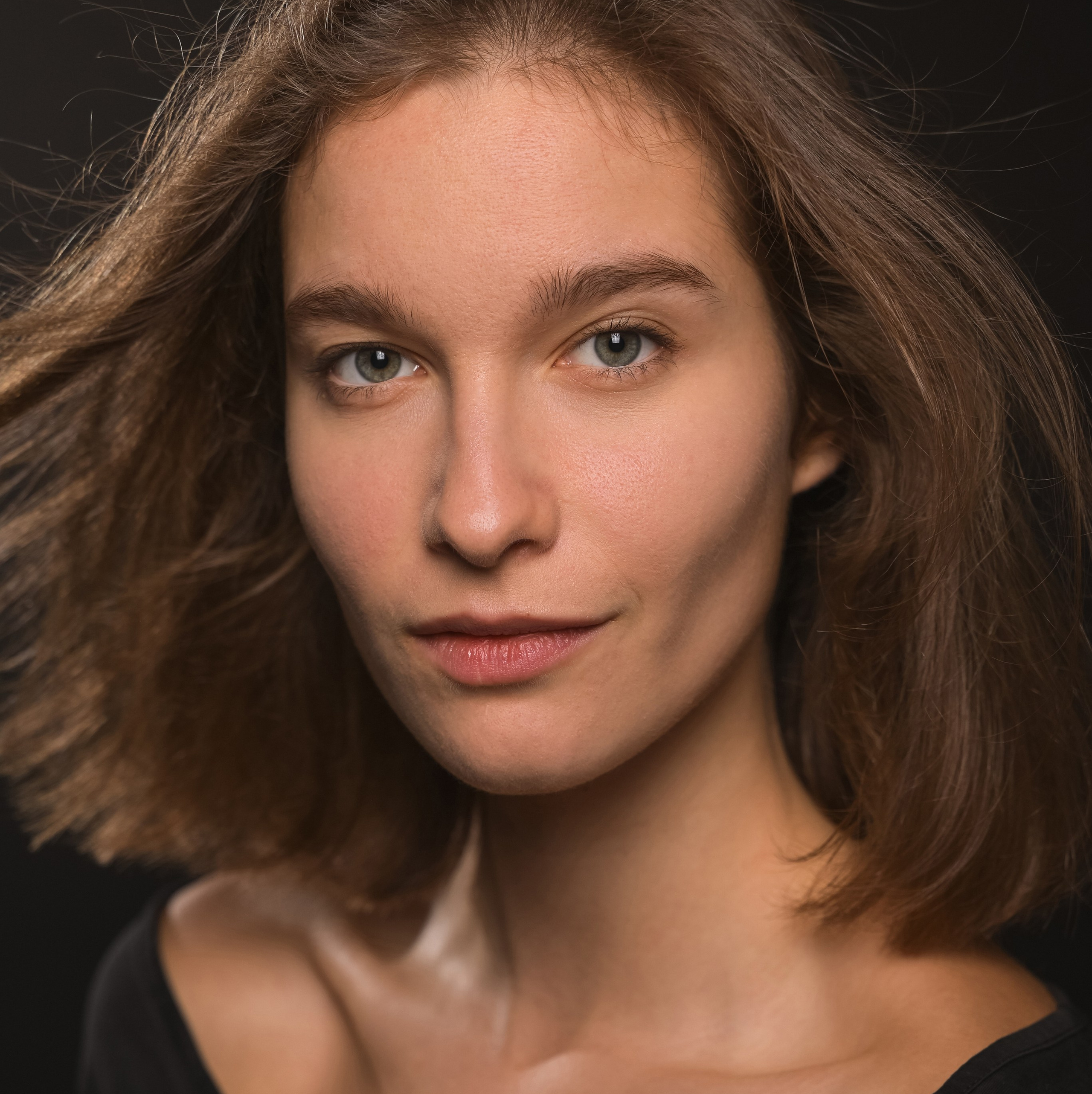 Contact Anasta Fo — Portrait, Boudoir & Event Photographer in London