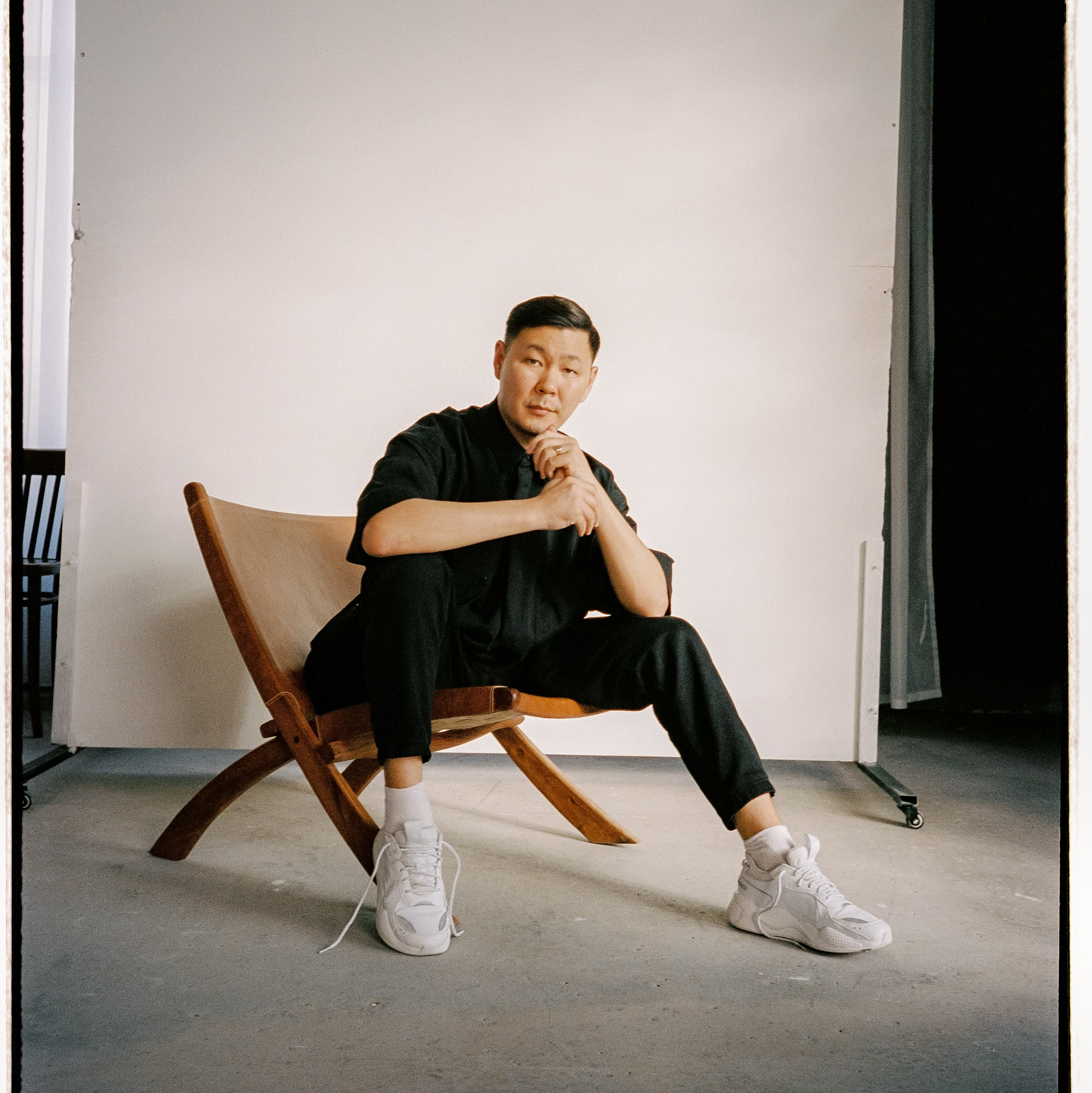 Контакты. Фотограф Даурен Абилхаятов