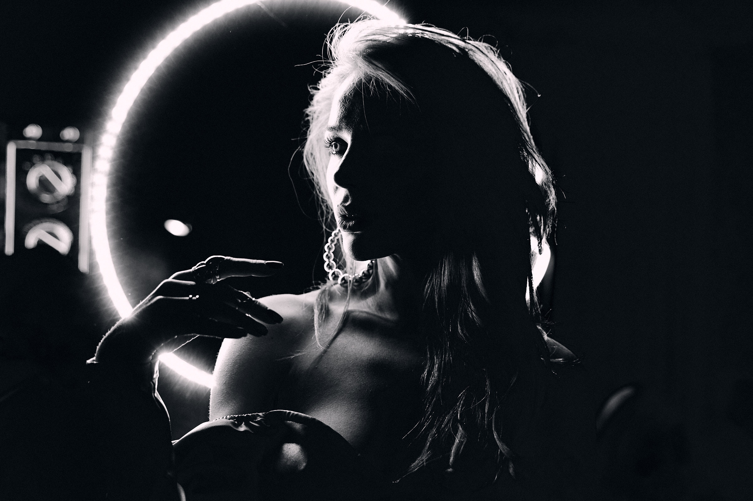 Профессиональные студийные фотосессии в Москве для любых целей: портреты, fashion, семейные и корпоративные съемки. Качественная съемка в удобной и комфортной обстановке Kmamontov