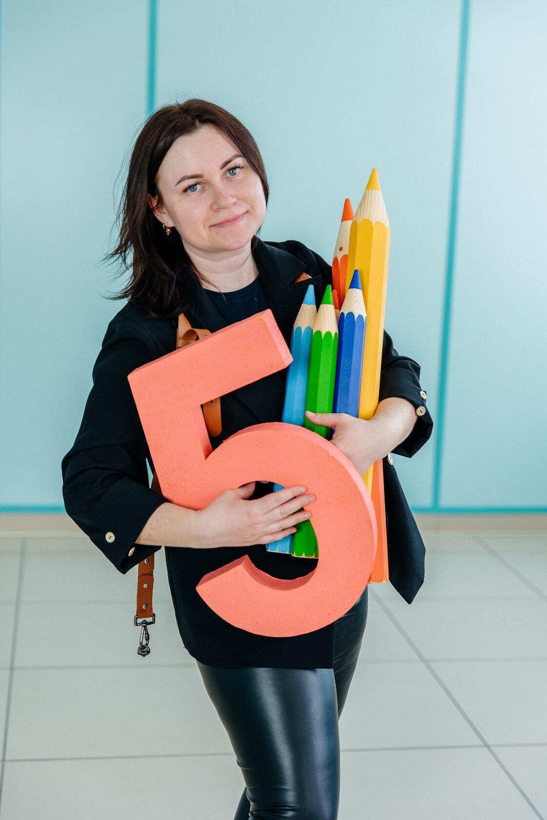 Фотосъёмка 1 сентября (торжественная линейка 1 класс). Семейный фотограф в Барнауле