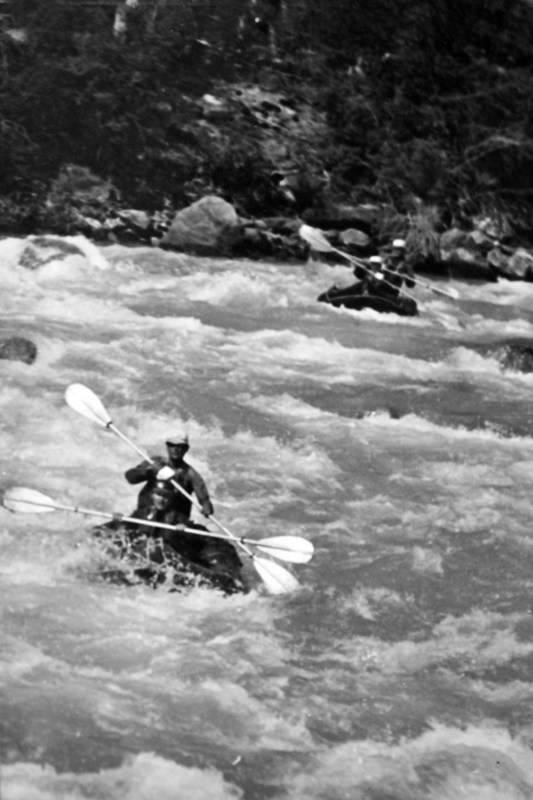 Первая экспедиция туристов-водников Алтая (1970). Фотограф Эдуард Алмадаков