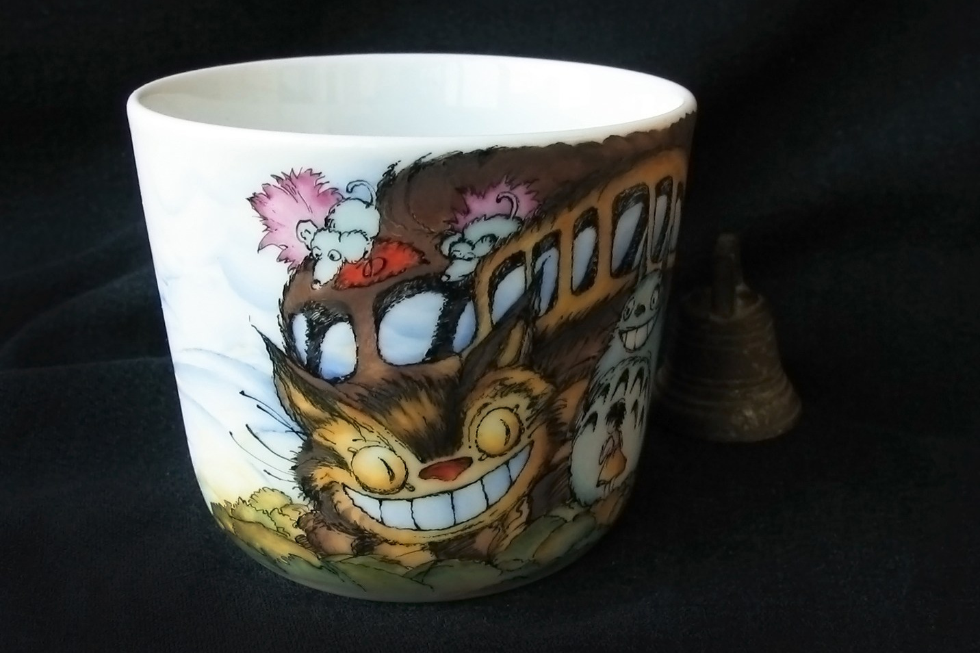 Котобус. Роспись фарфора на заказ в Санкт-Петербурге. Детская фарфоровая посуда на заказ