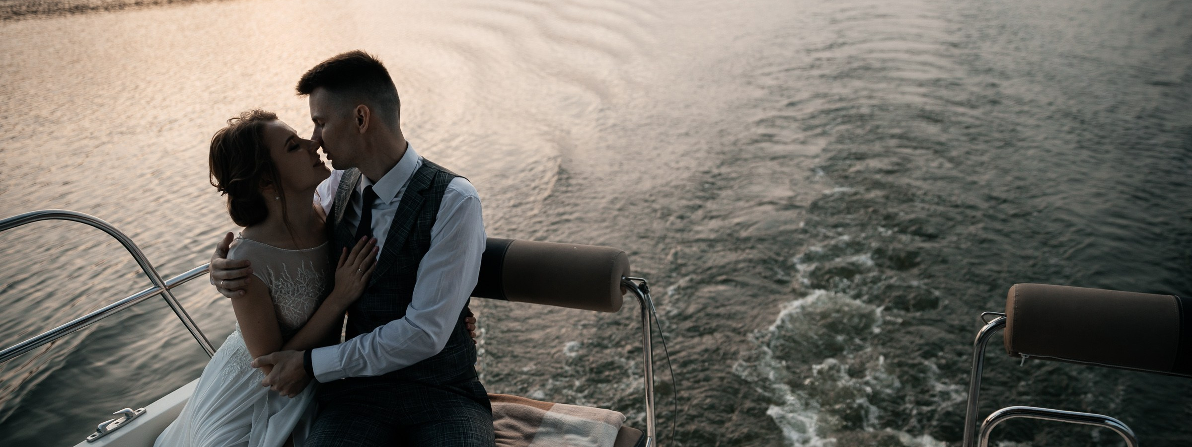 Работа свадебного фотографа в условиях плохого освещения