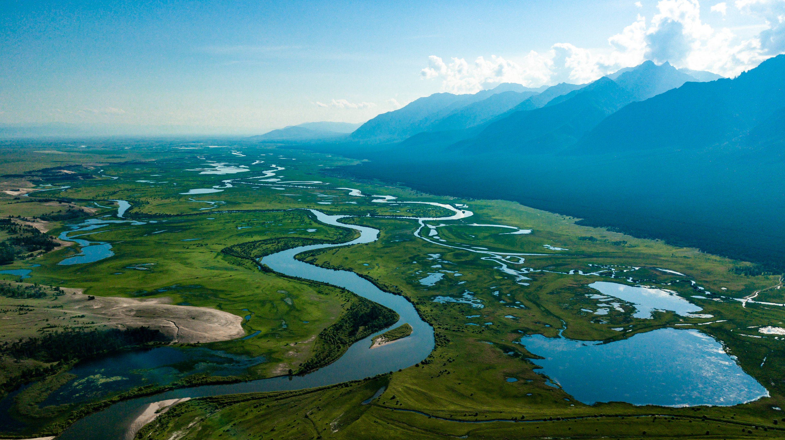 Какие реки впадают в Байкал