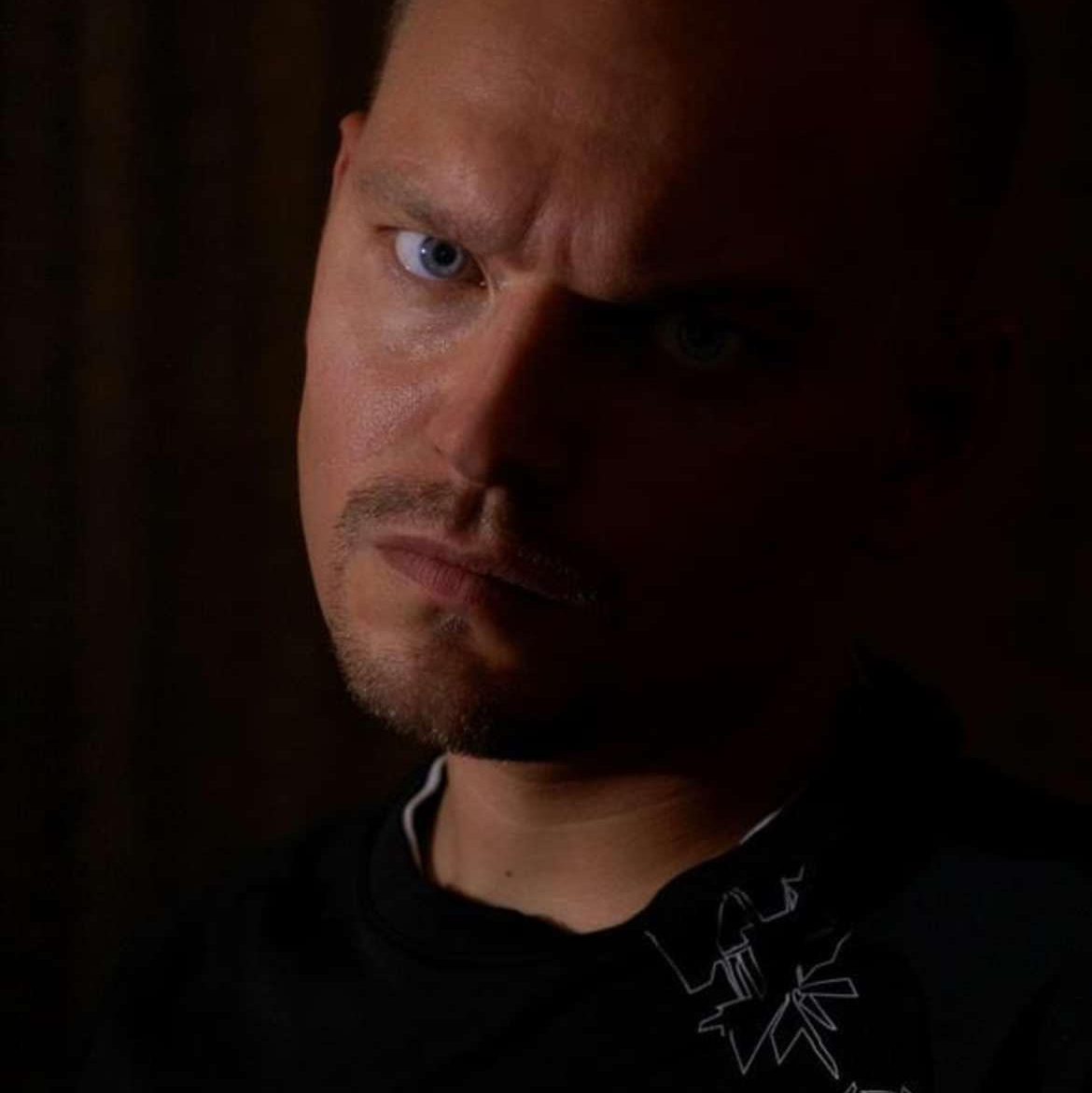 Контакты. Фотограф Илья Немков. Красноярск