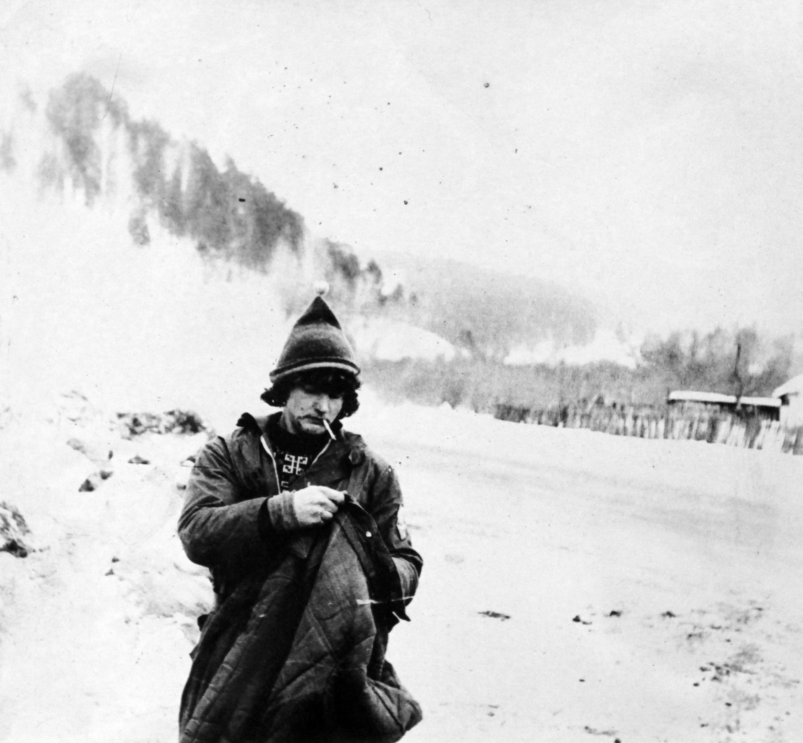 А мне б дороги далекие и маршруты нелегкие (1983). Фотограф Эдуард Алмадаков