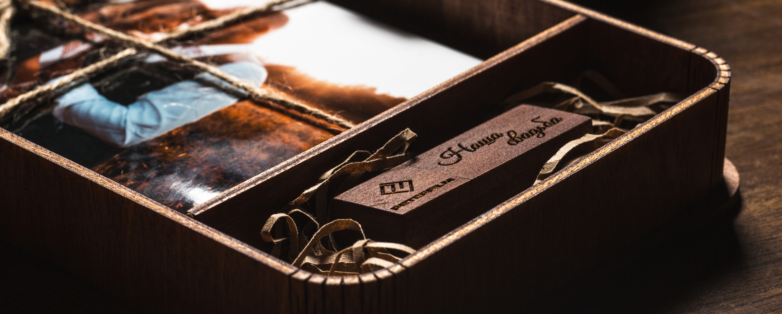 Красивый свадебный набор, свадебный фотограф отдал красивый набор, красивое оформление свадьбы, флешка свадебного фотографа