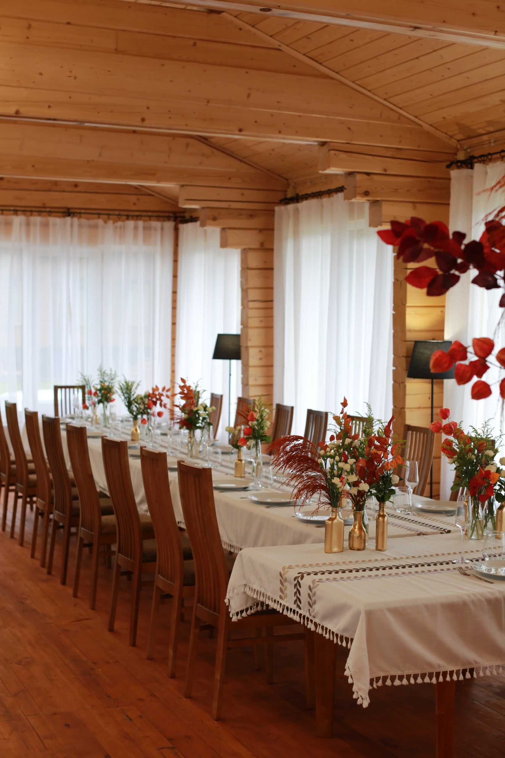 Веранда в Якушево для свадьбы, юбилея, корпоратива. Банкетный зал Веранда в Якушево у озера для свадеб, юбилеев, корпоративов. Официальный сайт