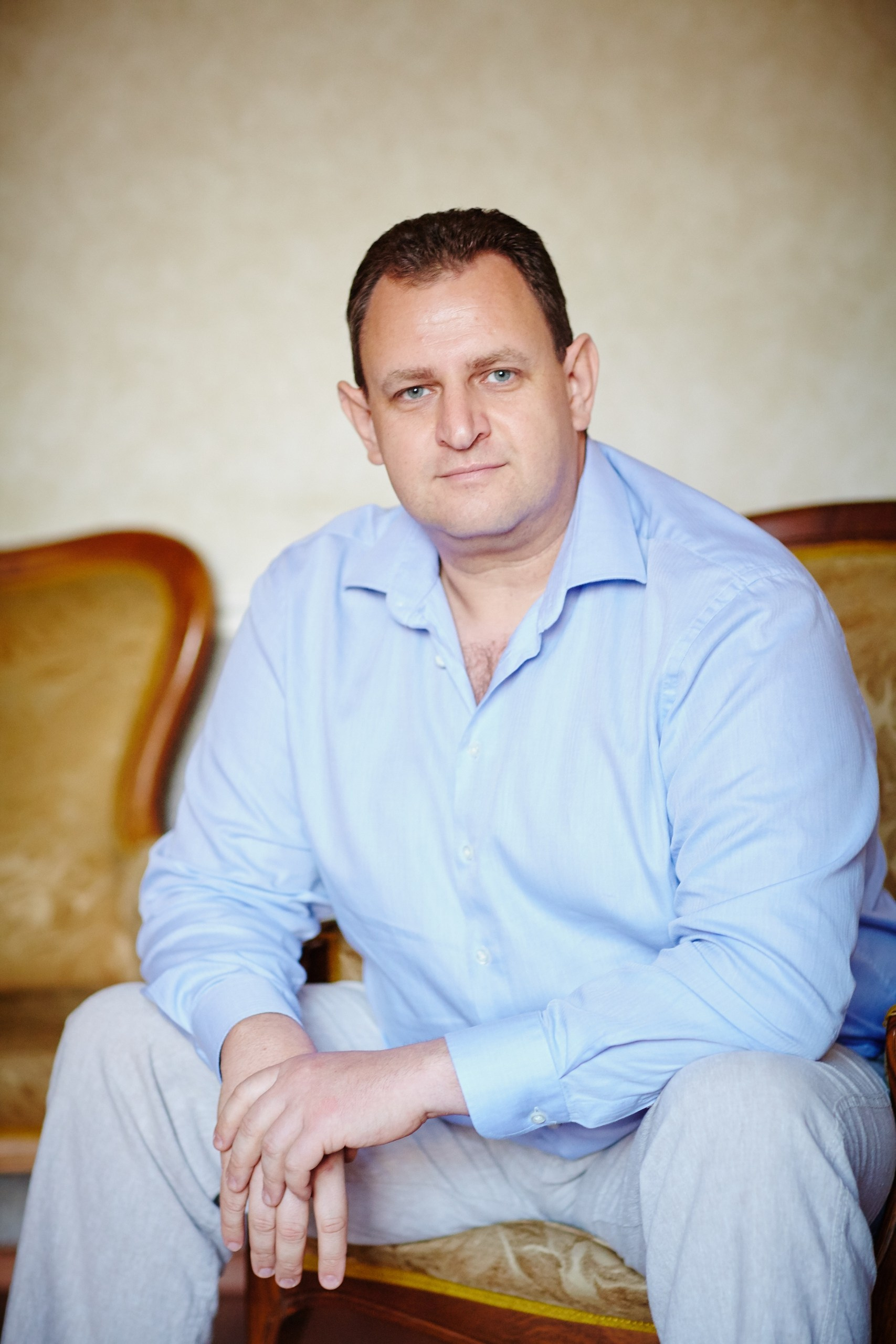 Рекламный предметный фотограф ювелирных изделий Калинин  Андрей  Сергеевич Москва тел +7 966-003-13-07. Высококачественная профессиональная рекламная фотосъёмка ювелирных украшений, драгоценных камней в Москве. Обучение, консультация