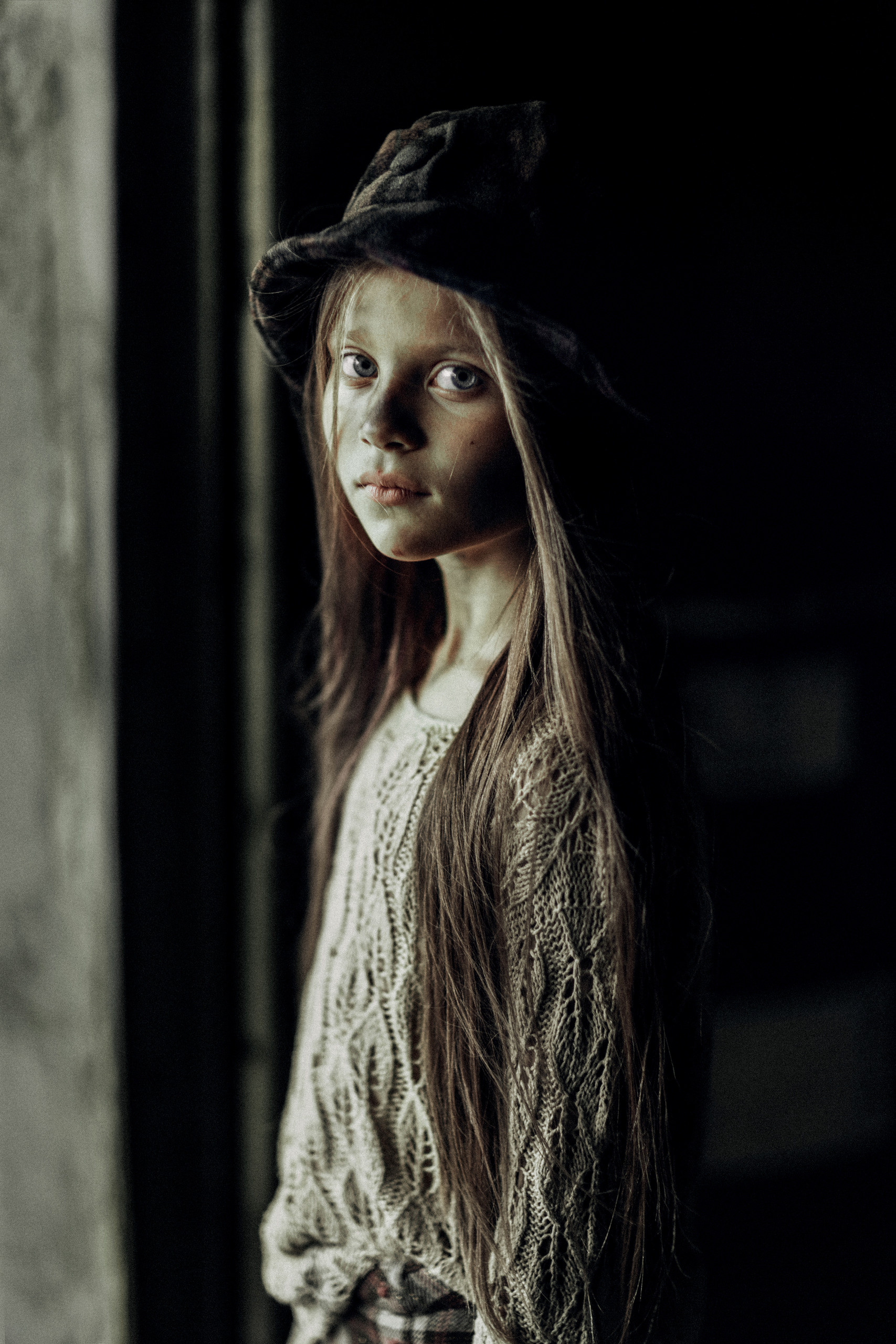 Стильная фотосессия девочек беспризорниц