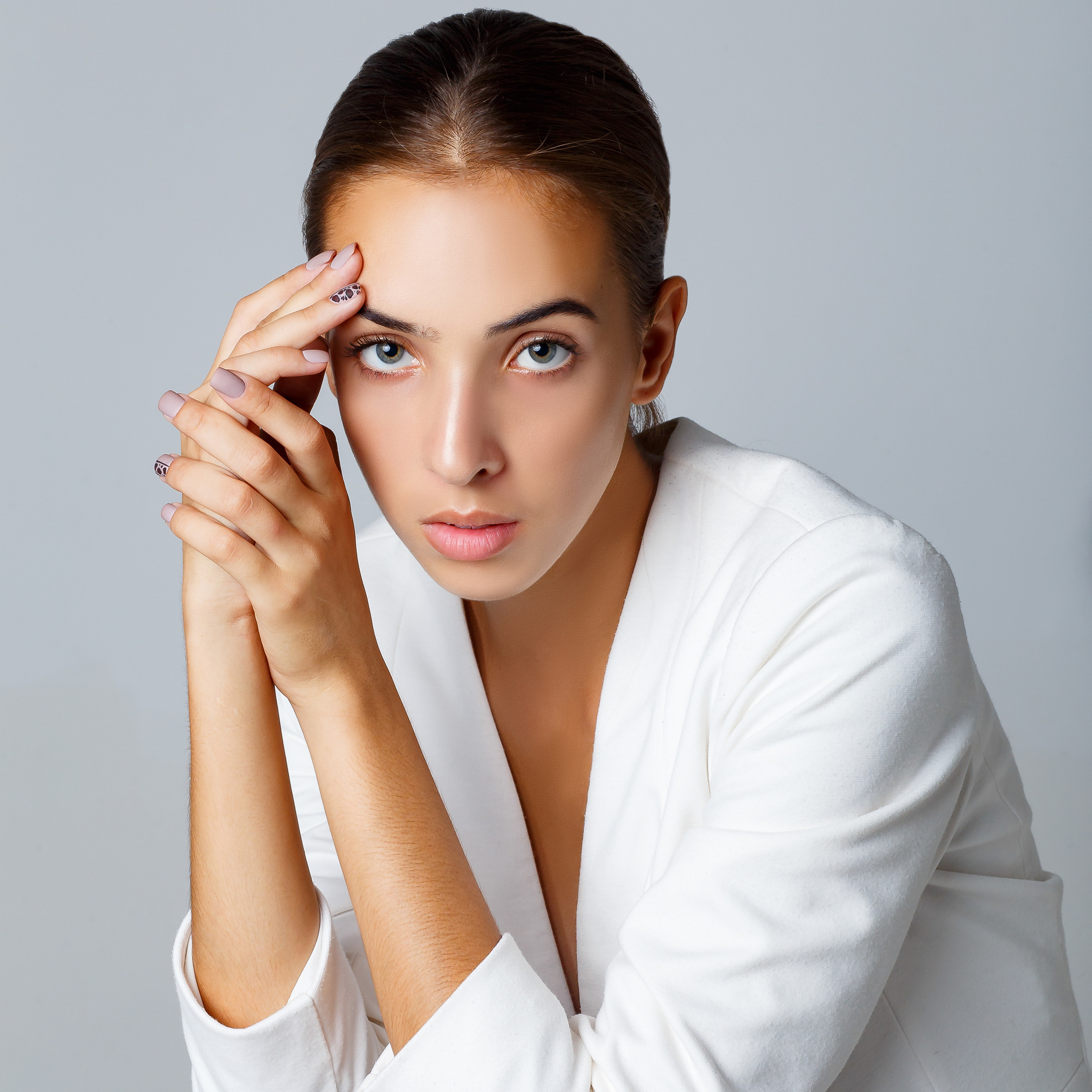 Портретная женская фотосессия на циклораме. Фотограф в Подольске — Мария Бучнева