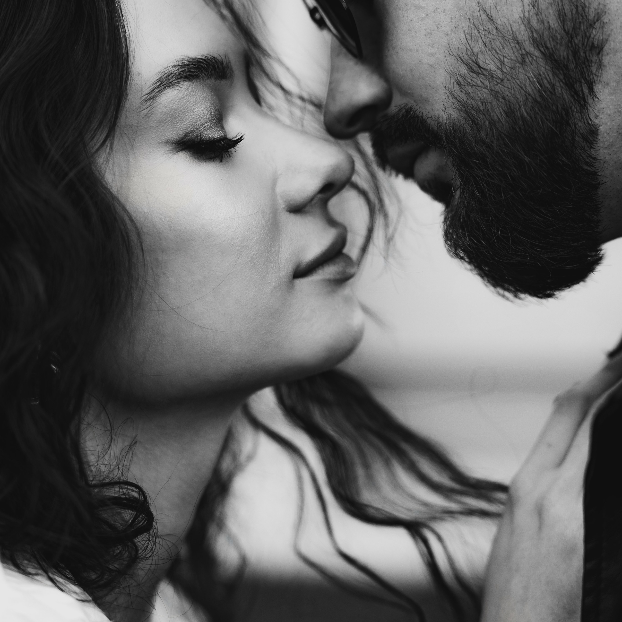 ПАКЕТ Standart 7000 рублей Вы получите:1 час фотосессии; Несколько коротких Видео Консультация в подготовке к съемке Помощь в подборе студии или места проведения съемки Помощь в позировании; Все исходные фотографии в день съемки Авторская цветокоррекция всех удачных фотографий (от 100 фотографий); Детальная ретушь 10 фотографийСроки отдачи фотографий 7-10 дней (в зависимости от загруженности, могу отдать и раньше); Закрытый доступ к фотографиям на облачном диске Студия оплачивается отдельно