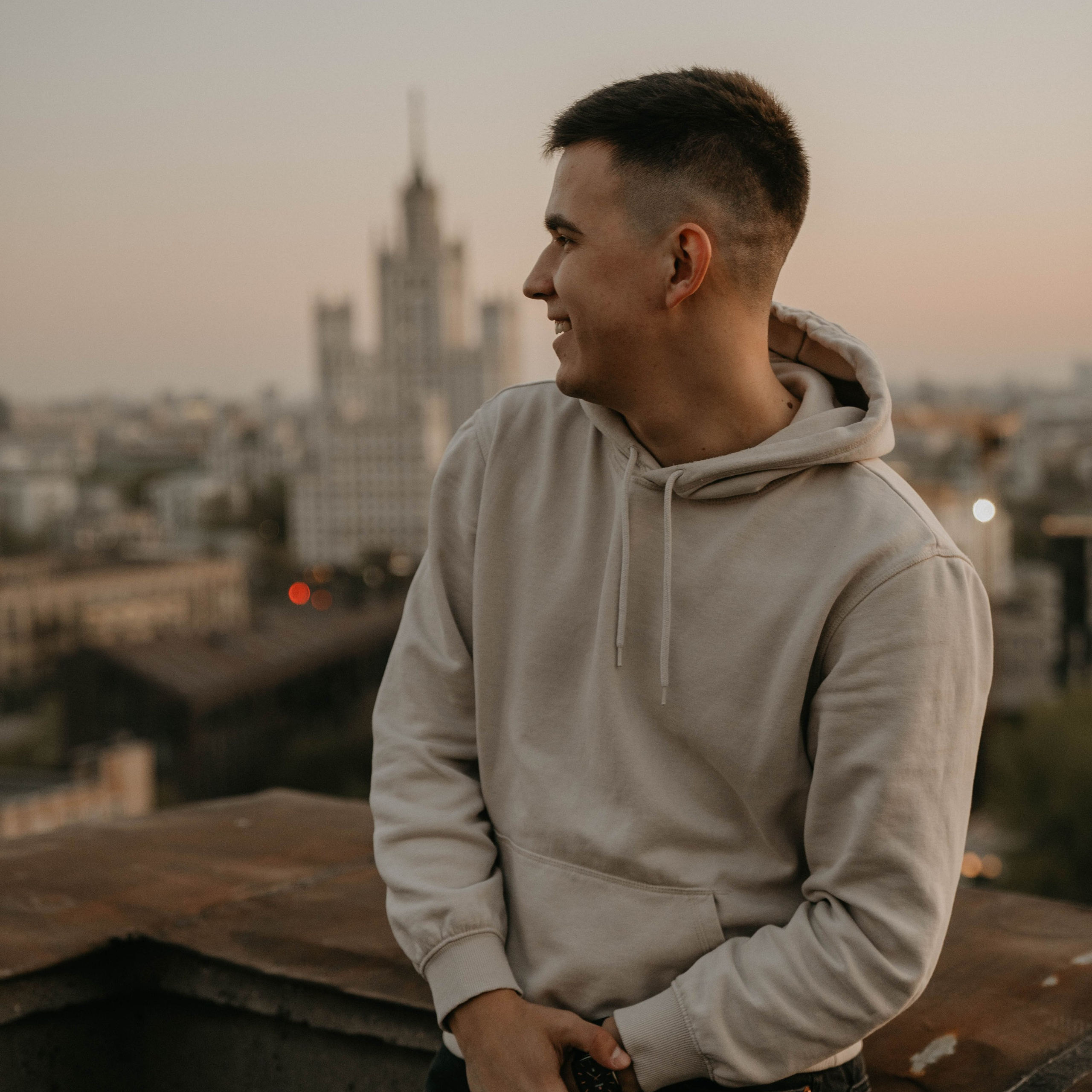 Контакты. Свадебный фотограф Курбанов Руслан