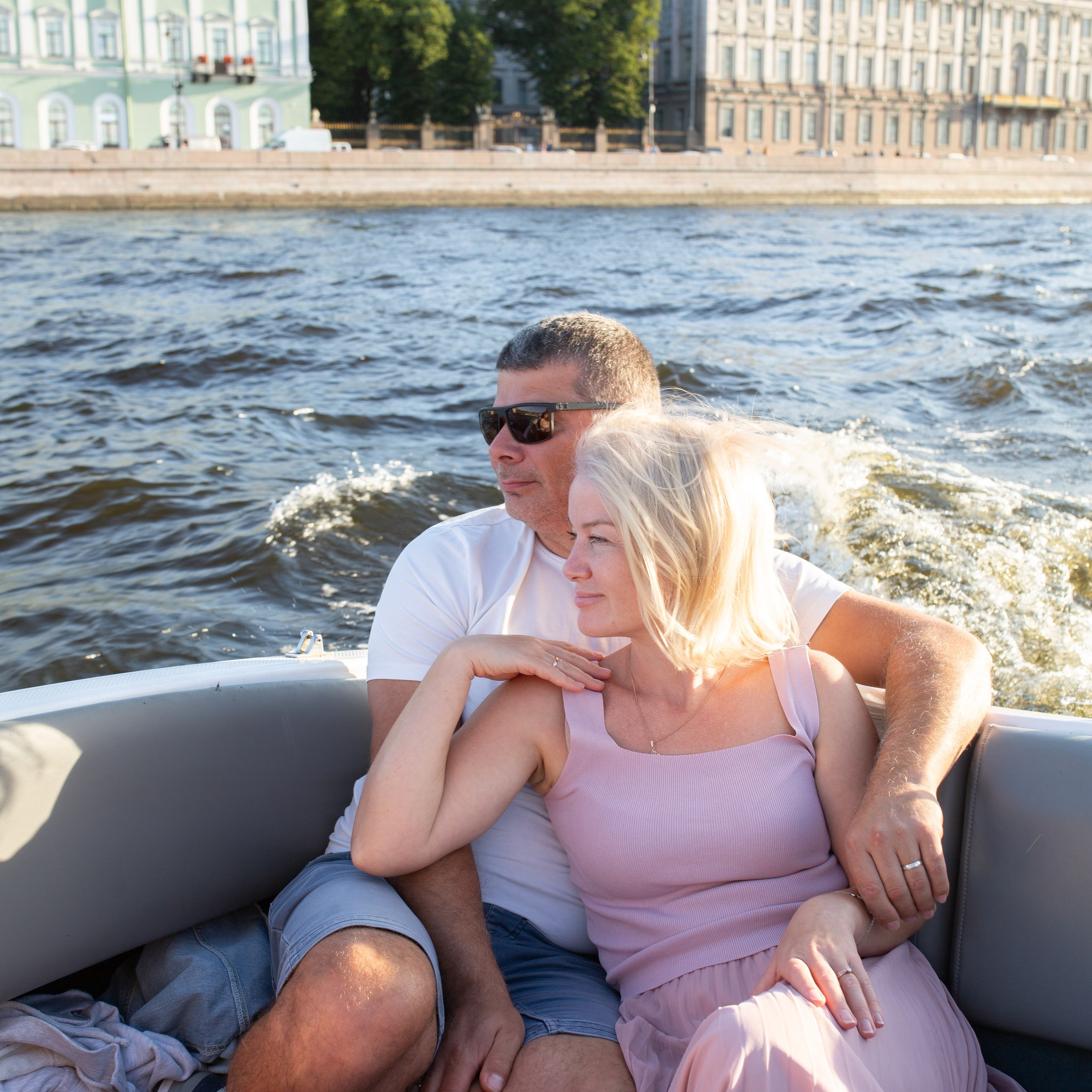 ФОТОПРОГУЛКИ ПО ПИТЕРУ. Фотосессии в Санкт-Петербурге со скидкой до -50%