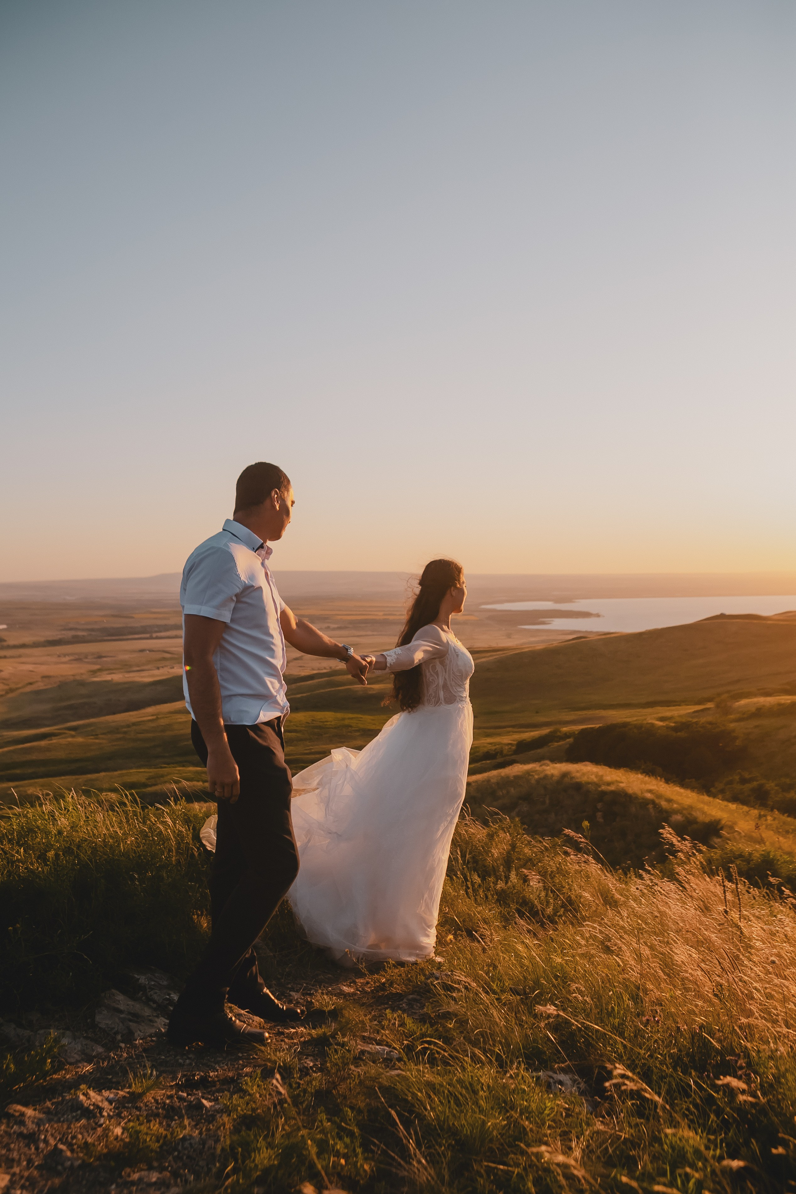 Портфолио свадебного фотографа, показывающее эмоциональные моменты с церемоний в Невинномысске