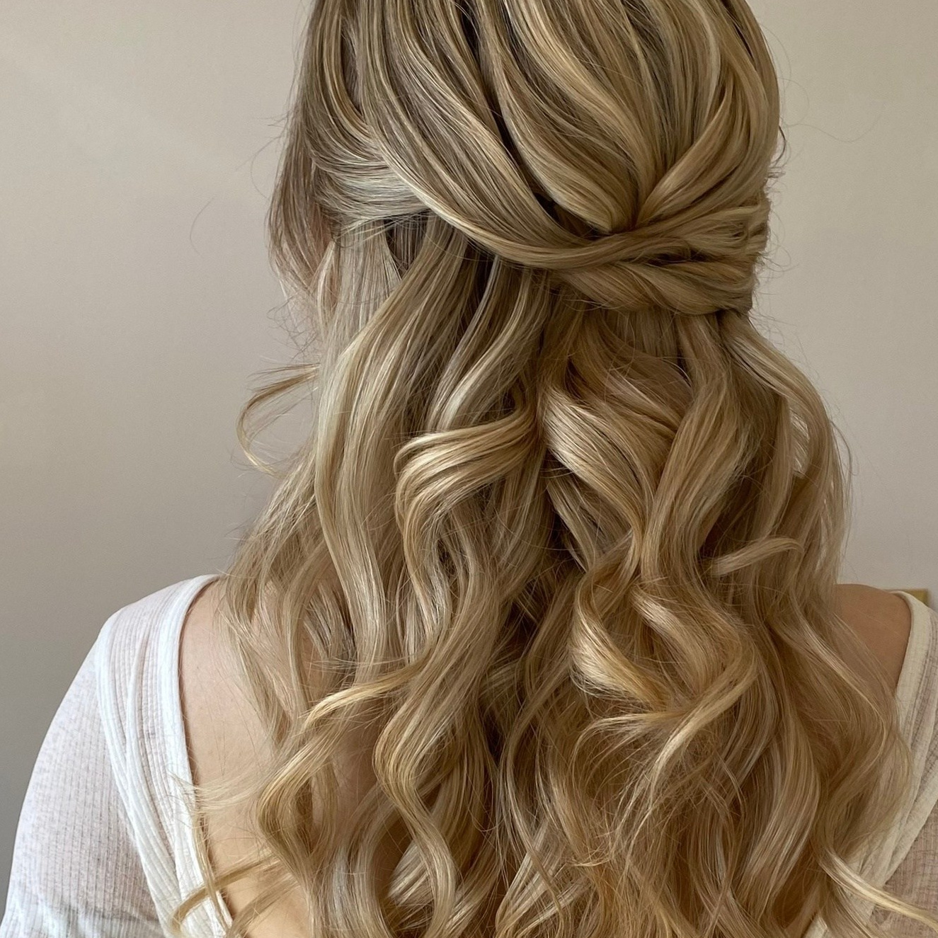 О студии. Студия макияжа и прически V-Style