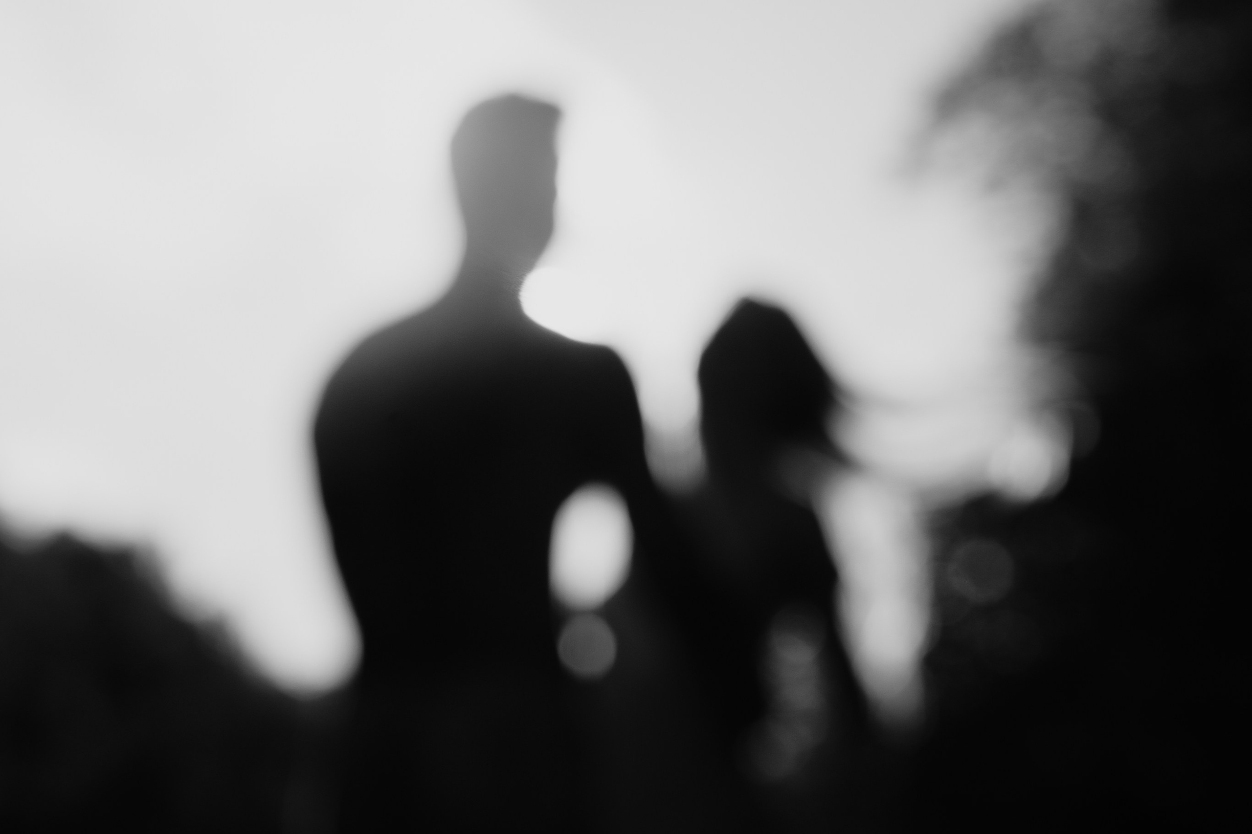 Парная фото девушки и парня в контрасте 