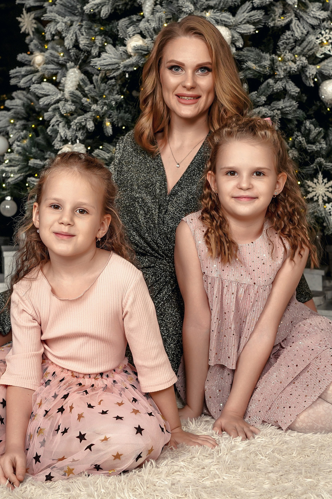 Заказать новогоднюю фотосессию в Ростове-на-дону. Свадебный фотограф в Ростове-на-Дону. Таинство Крещения и Венчания, семейные фотосессии. Алёна Чёботова