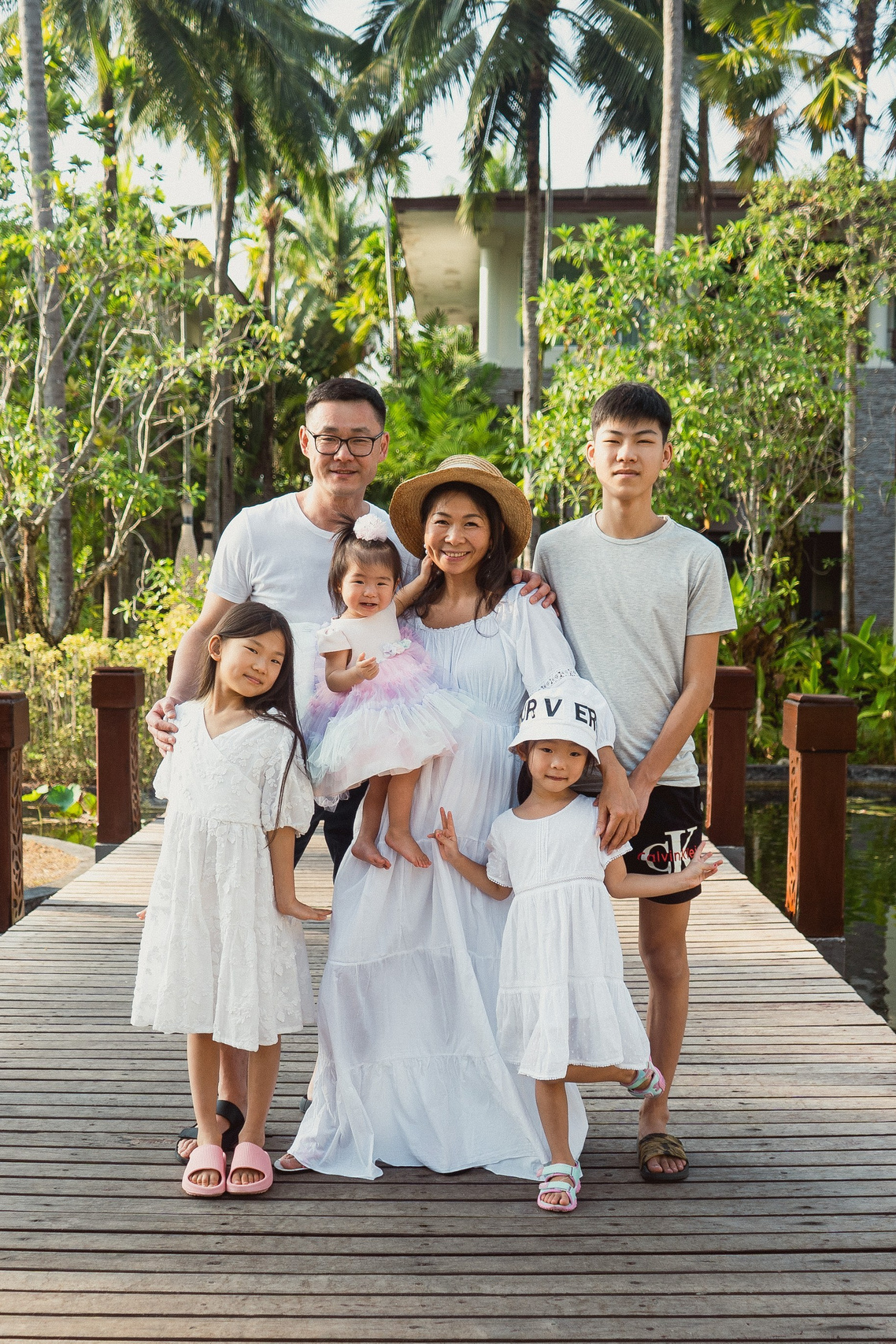 About Me — Your Personal Photographer and Videographer in Phuket. Yan Dolmatov — Photographer, Videographer, and Producer in Phuket