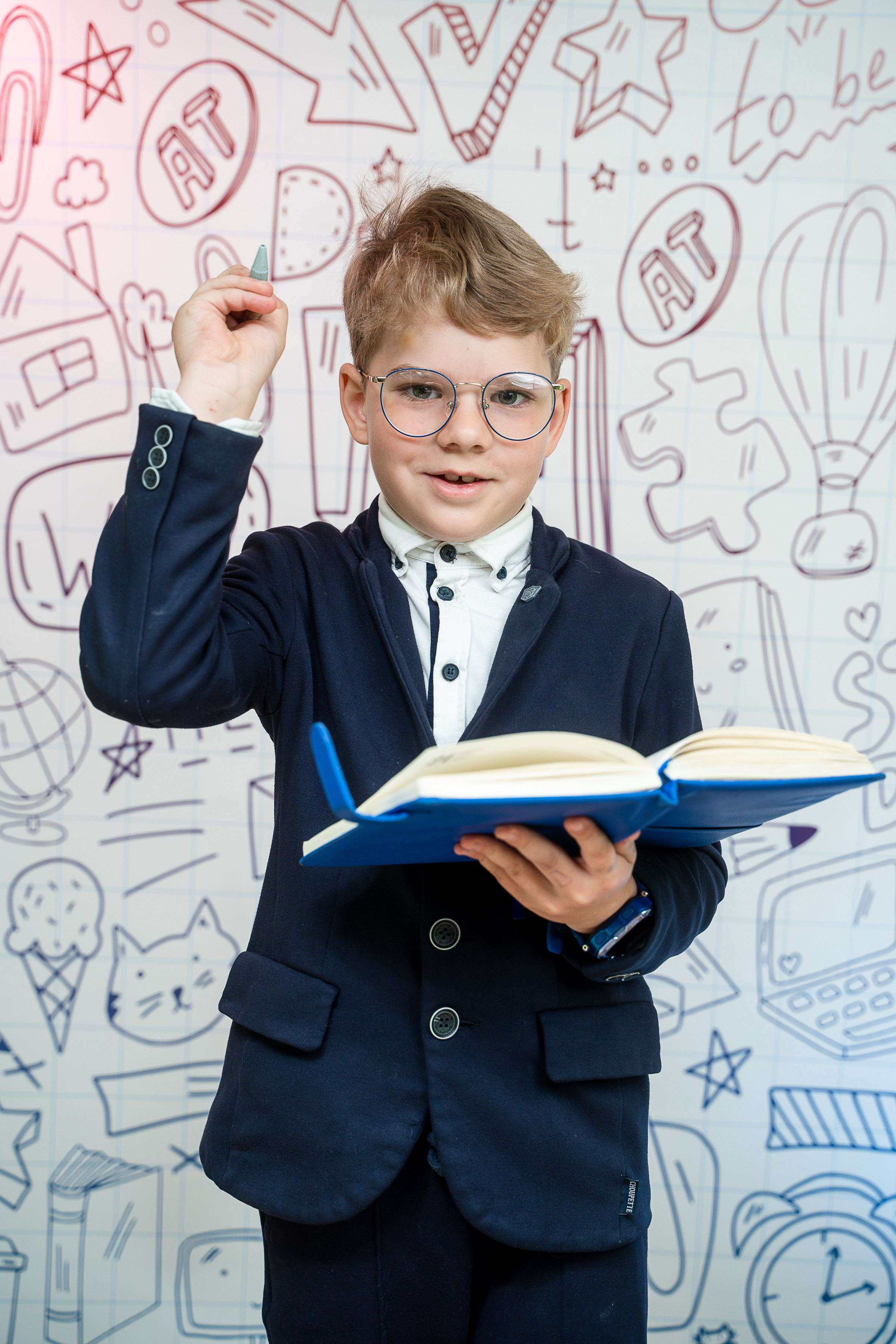 Олово (нач.школа). Выпускные альбомы для детского сада и школы в Красноярске Мария Русяев