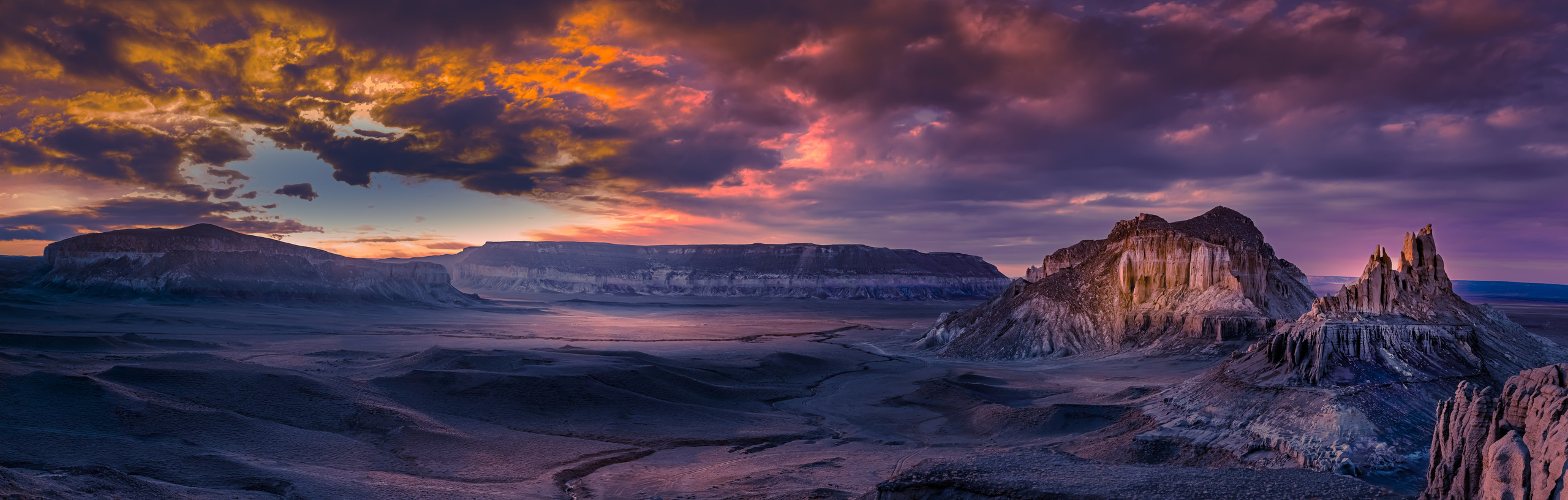 SKYLINE ART SPACE. Картины о красоте, культурных ценностях и традициях Казахстана