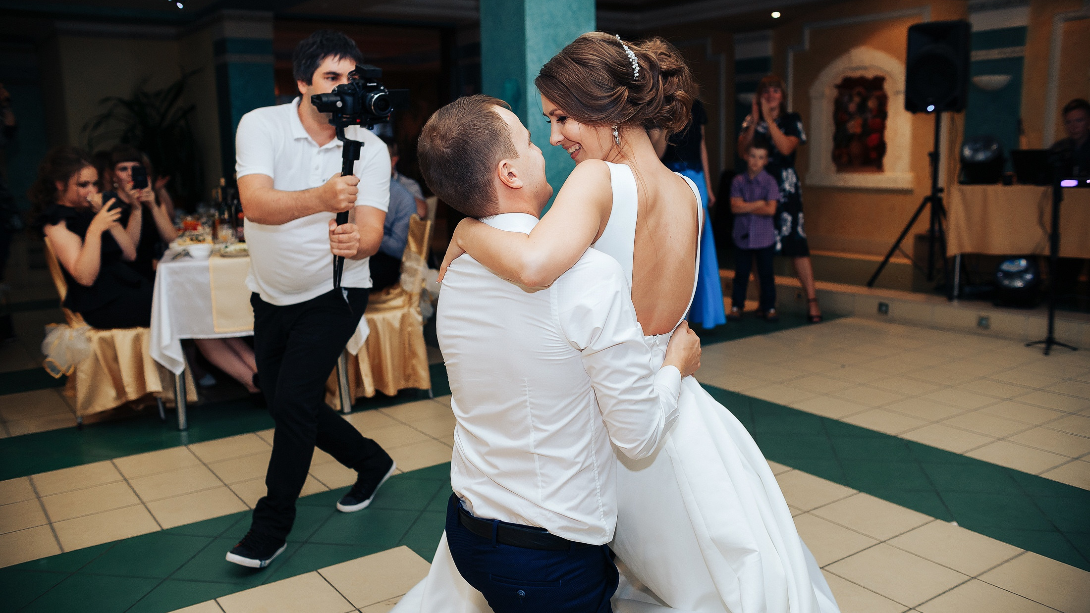 Примеры фото и видеосъемки свадьбы в Калининграде. Фотосъемка и видеосъемка в Калининграде Liveemotion.pro