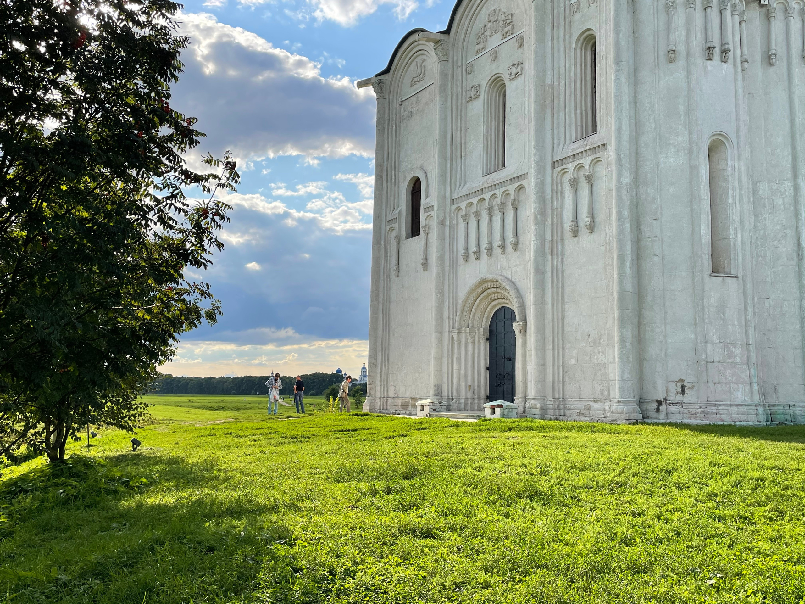 Прогулка по г. Владимир: зеленый Патриарший сад, холмы и церкви. Проект «Фотокладовка»: блог уличной фотографии в формате street photo