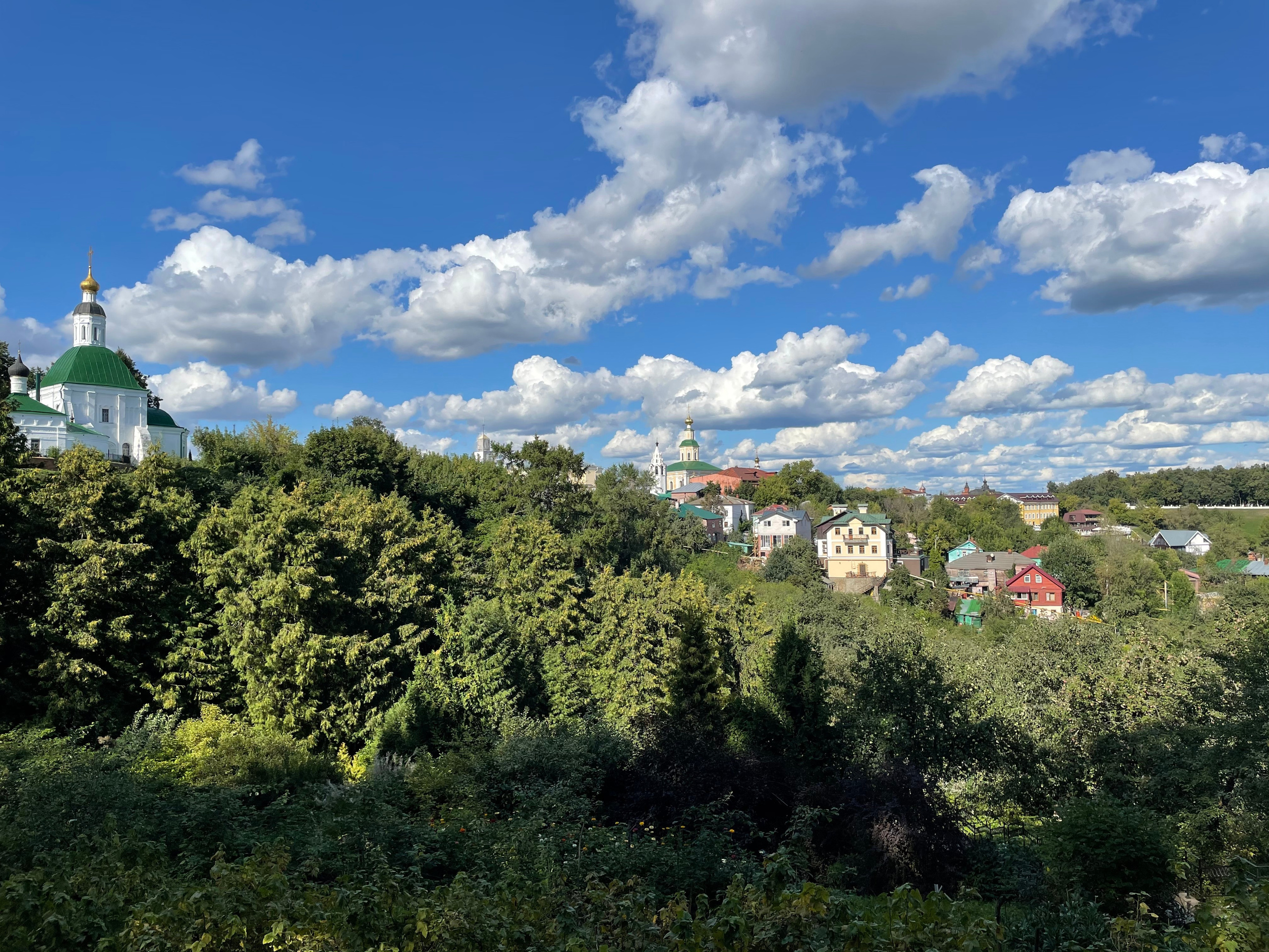 Прогулка по г. Владимир: зеленый Патриарший сад, холмы и церкви. Проект «Фотокладовка»: блог уличной фотографии в формате street photo