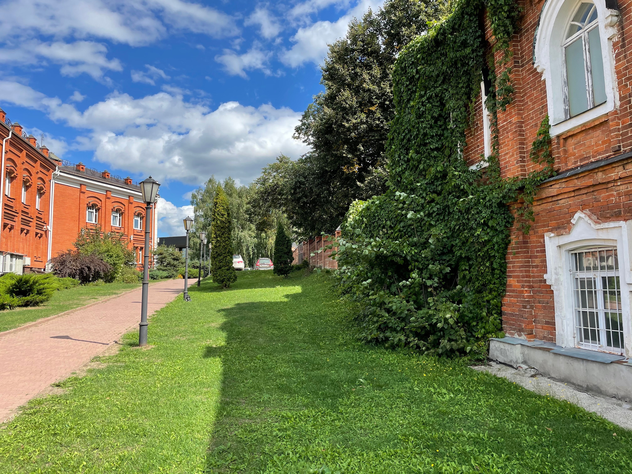 Прогулка по г. Владимир: зеленый Патриарший сад, холмы и церкви. Проект «Фотокладовка»: блог уличной фотографии в формате street photo