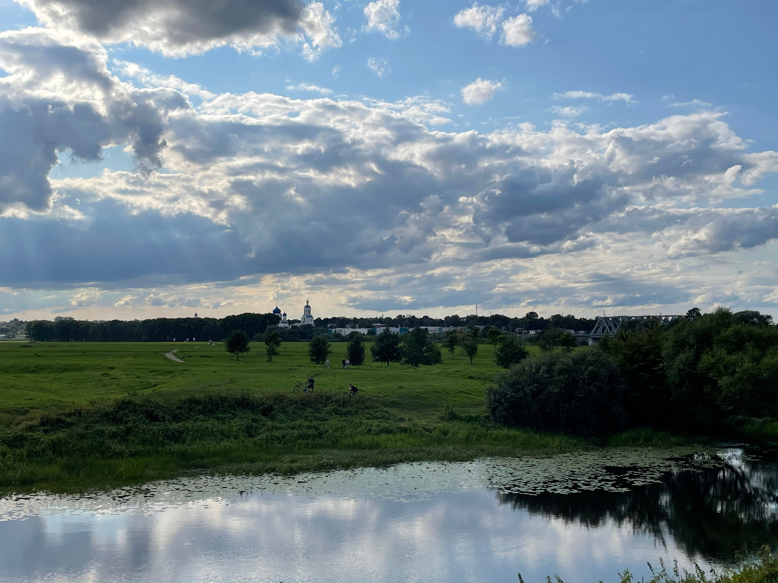 Прогулка по г. Владимир: зеленый Патриарший сад, холмы и церкви. Проект «Фотокладовка»: блог уличной фотографии в формате street photo