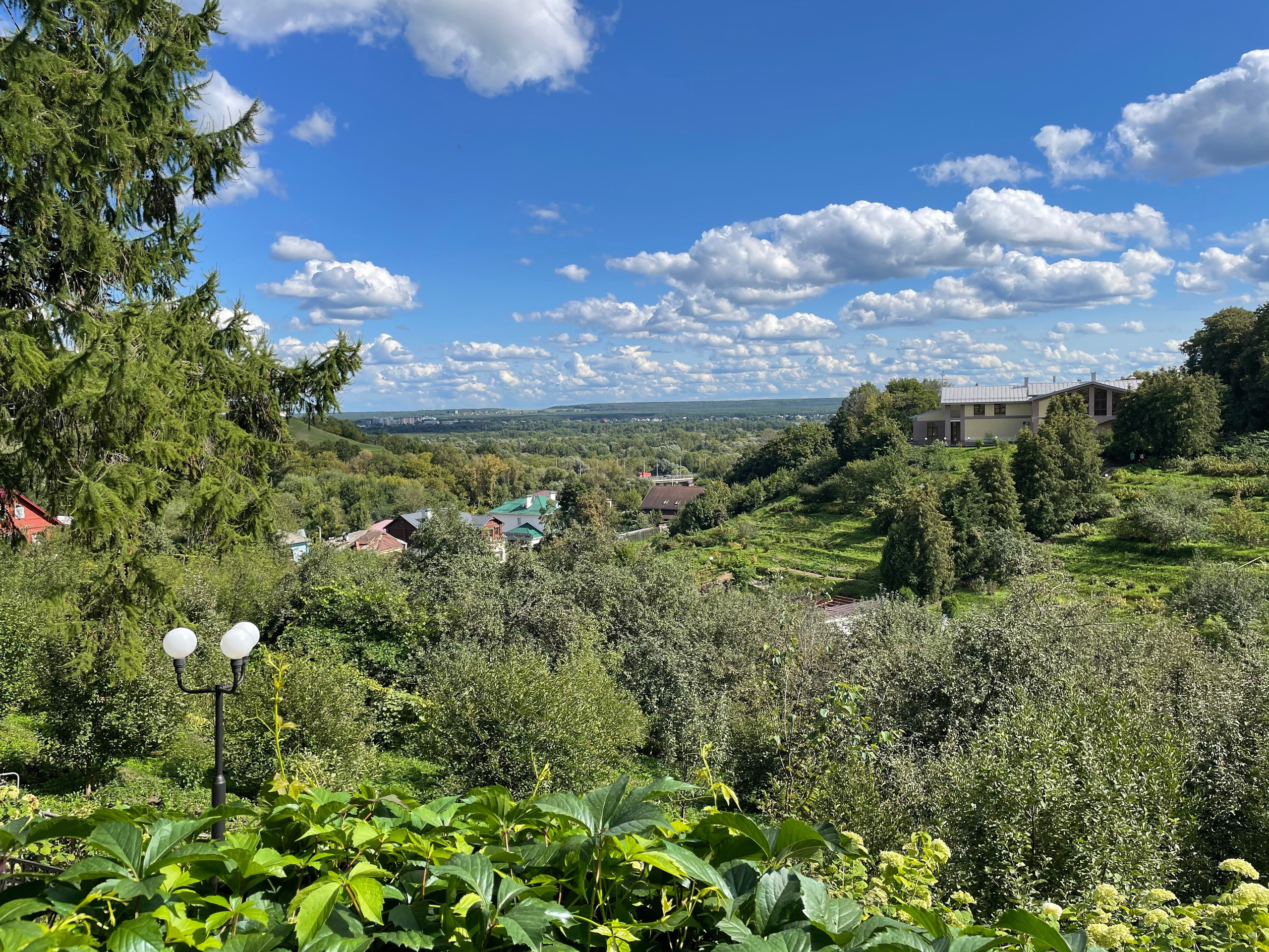 Прогулка по г. Владимир: зеленый Патриарший сад, холмы и церкви. Проект «Фотокладовка»: блог уличной фотографии в формате street photo