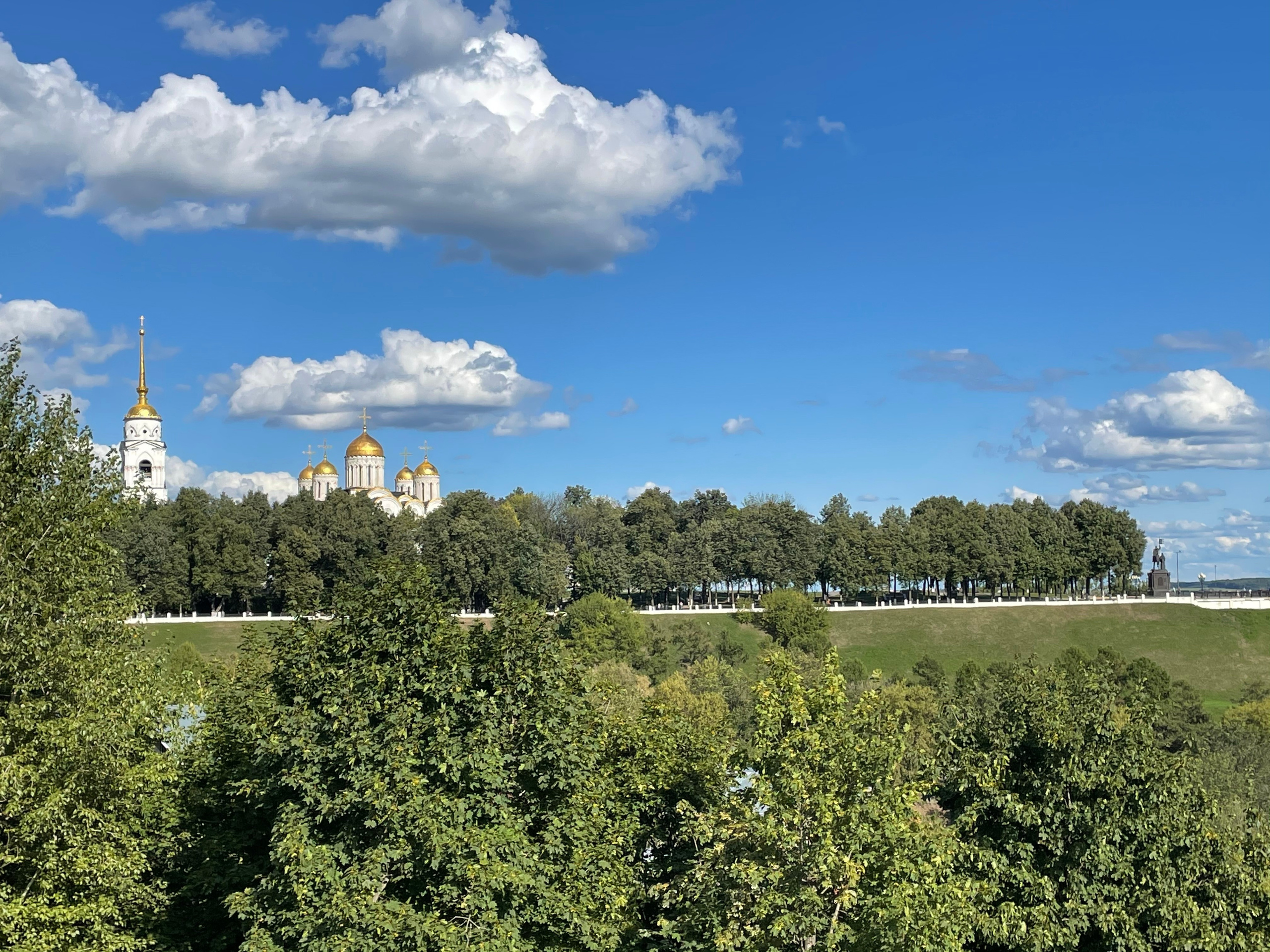 Прогулка по г. Владимир: зеленый Патриарший сад, холмы и церкви. Проект «Фотокладовка»: блог уличной фотографии в формате street photo