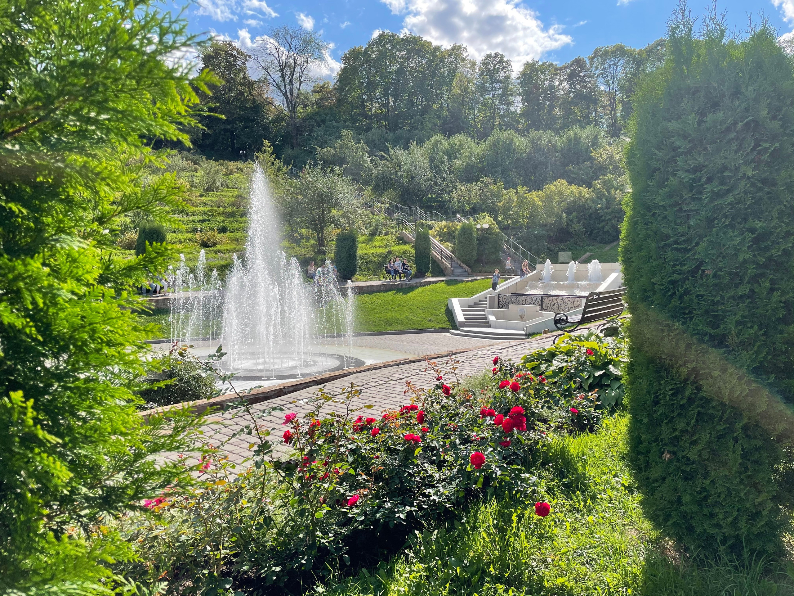 Прогулка по г. Владимир: зеленый Патриарший сад, холмы и церкви. Проект «Фотокладовка»: блог уличной фотографии в формате street photo
