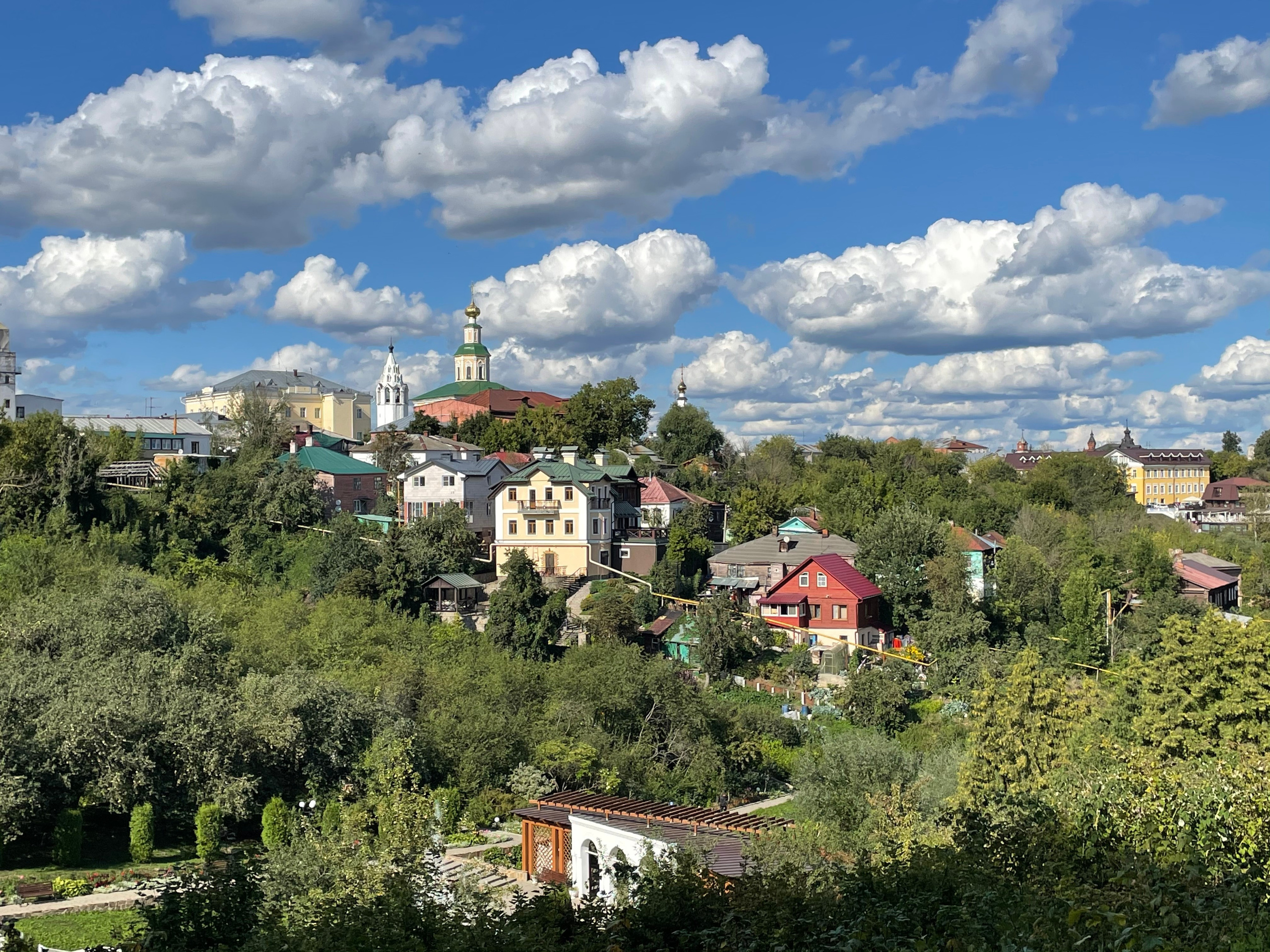 Прогулка по г. Владимир: зеленый Патриарший сад, холмы и церкви. Проект «Фотокладовка»: блог уличной фотографии в формате street photo